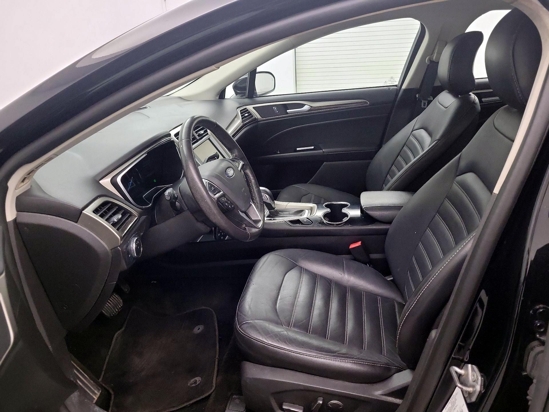 Thumbnail: 2016 Ford Fusion - 11