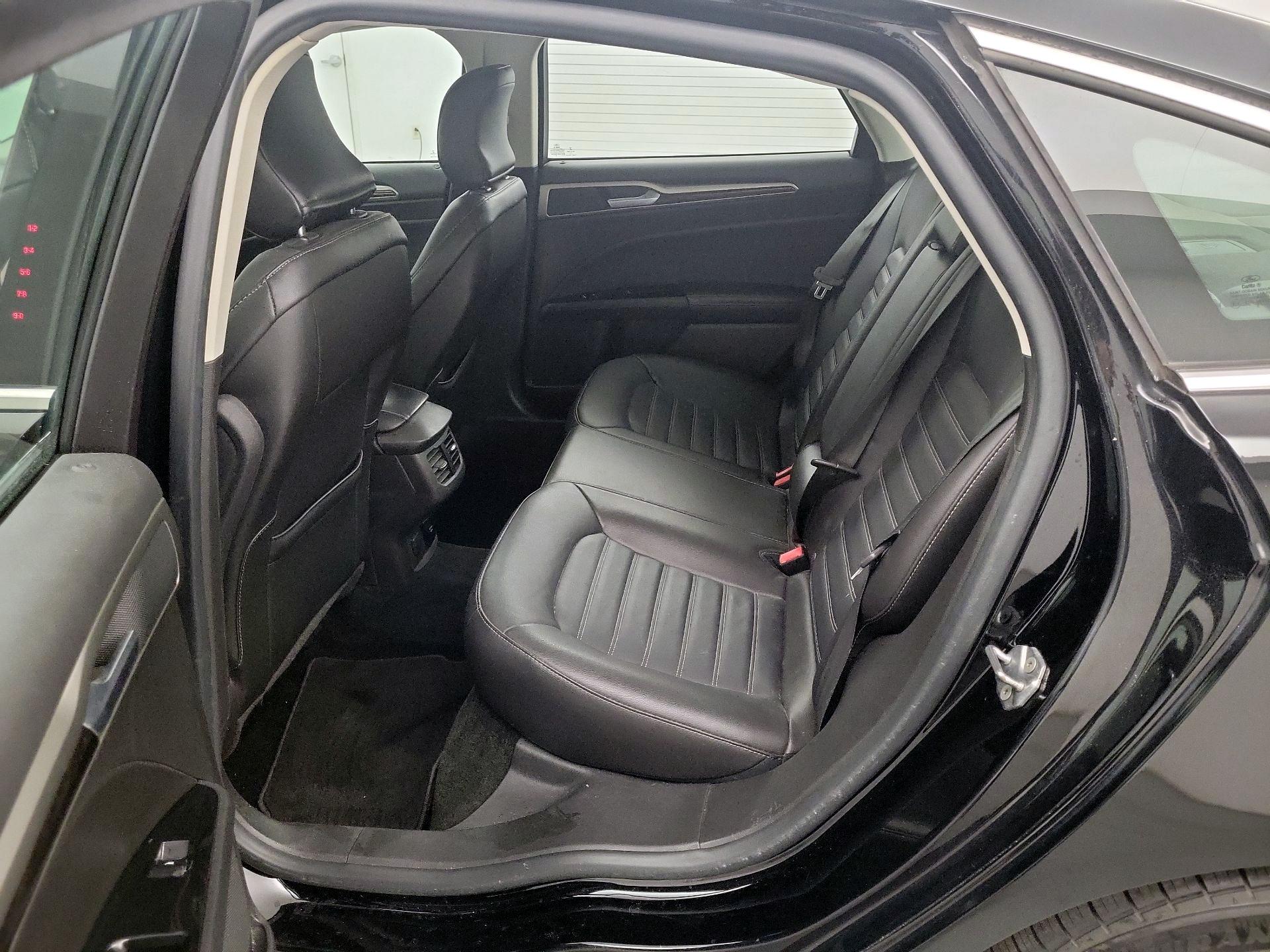 Thumbnail: 2016 Ford Fusion - 20