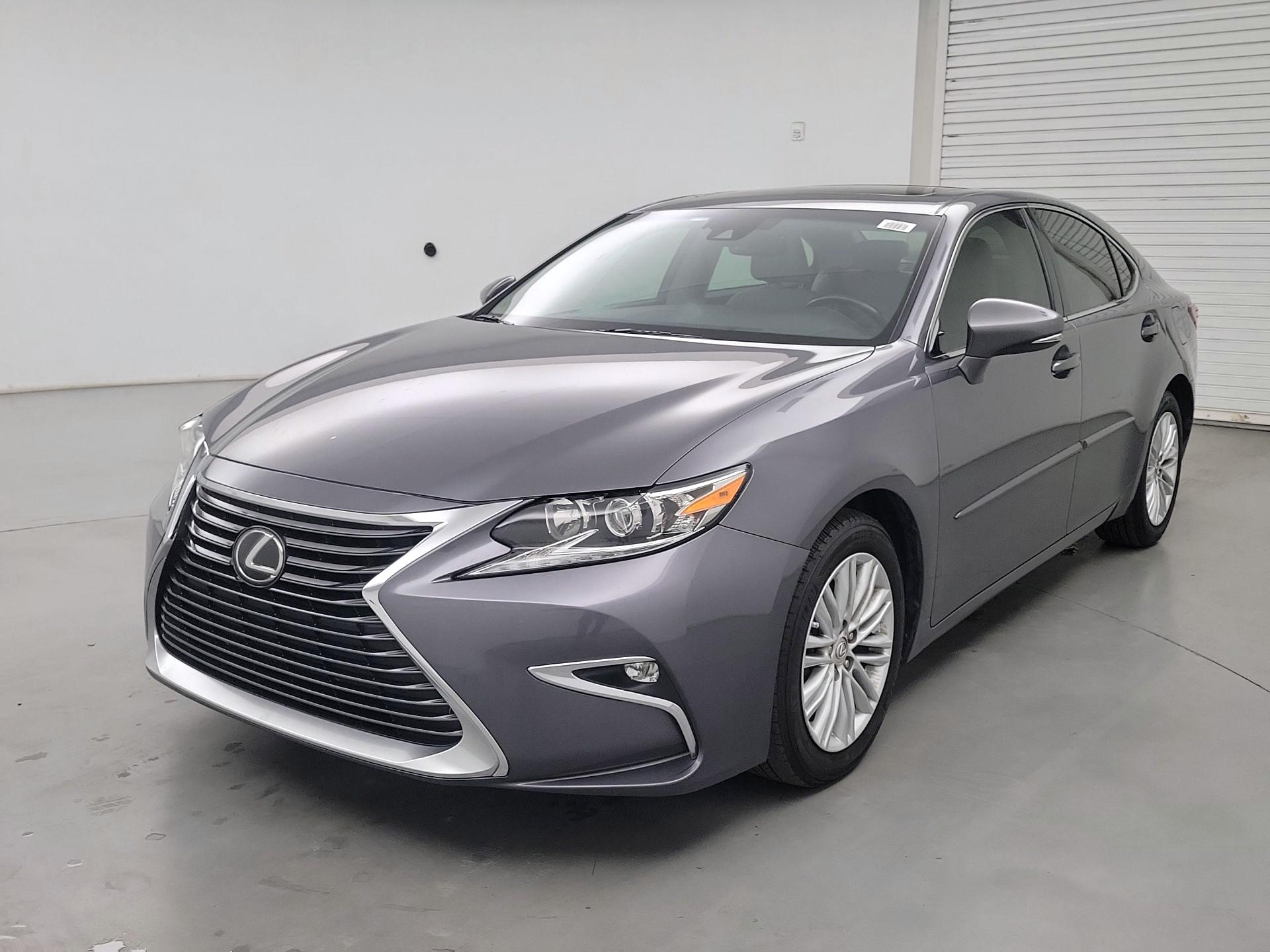 Thumbnail: 2018 Lexus ES - 3