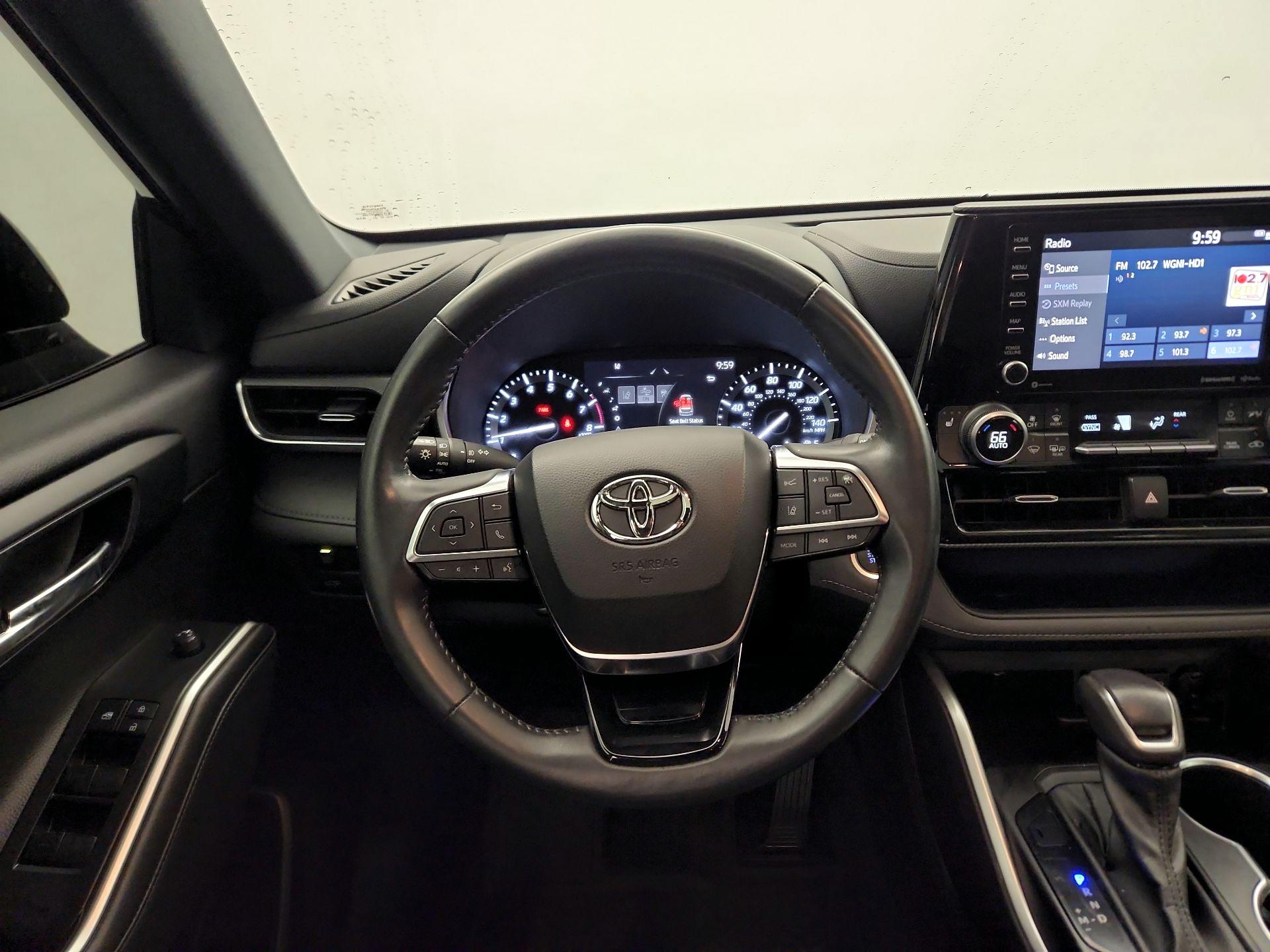 Thumbnail: 2021 Toyota Highlander - 10