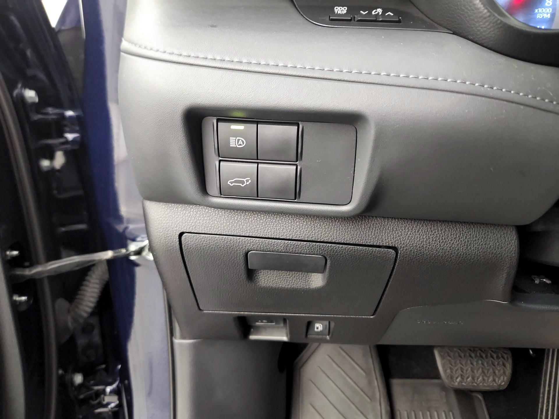 Thumbnail: 2021 Toyota Highlander - 13