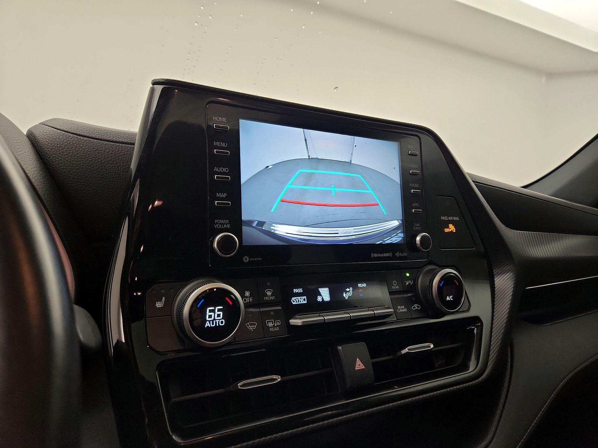 Thumbnail: 2021 Toyota Highlander - 14