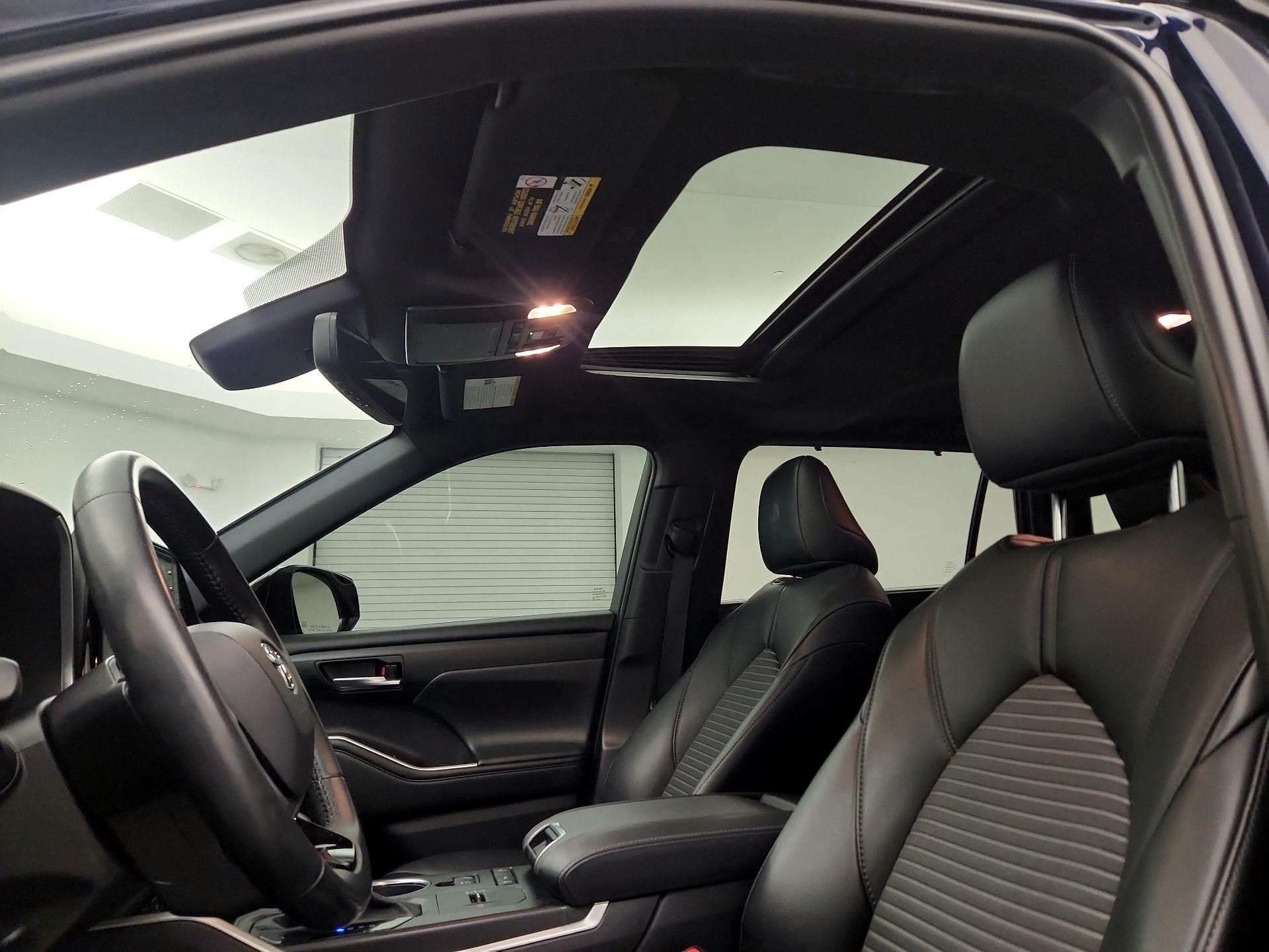 Thumbnail: 2021 Toyota Highlander - 19