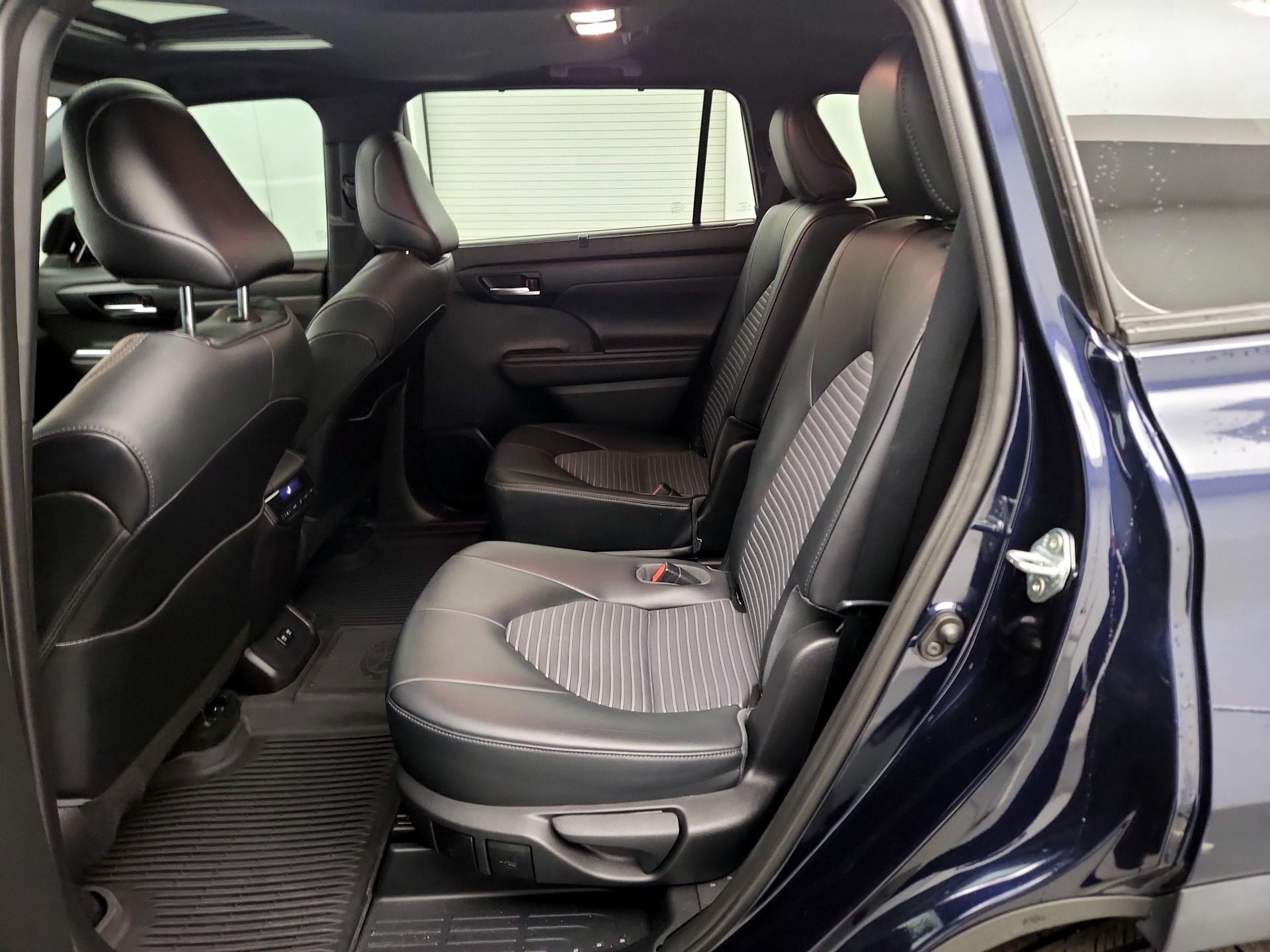 Thumbnail: 2021 Toyota Highlander - 20