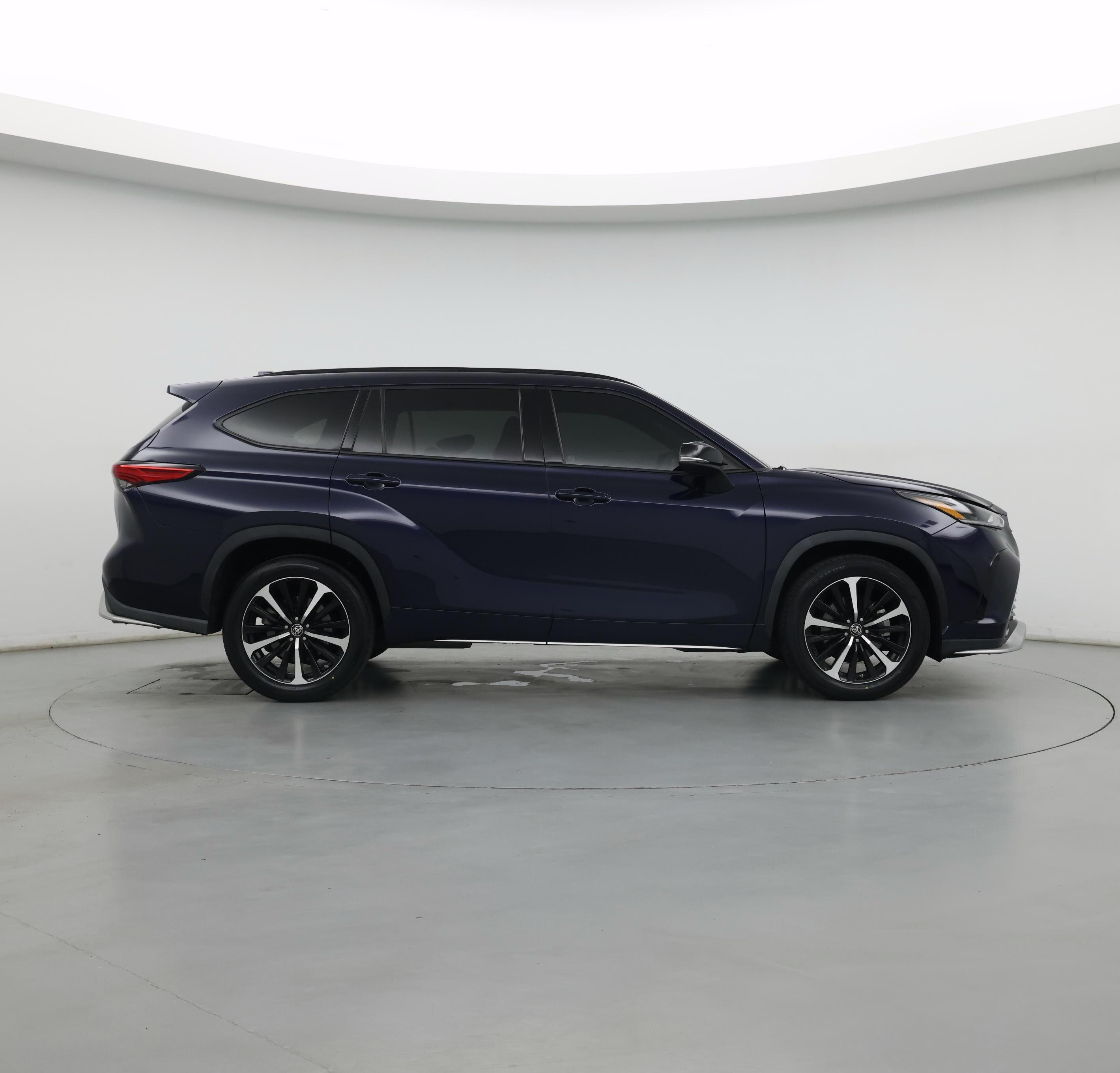 Thumbnail: 2021 Toyota Highlander - 7