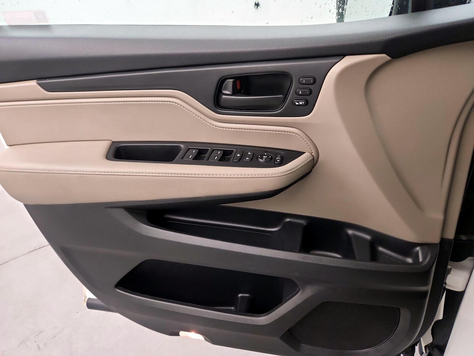 Thumbnail: 2019 Honda Odyssey - 12