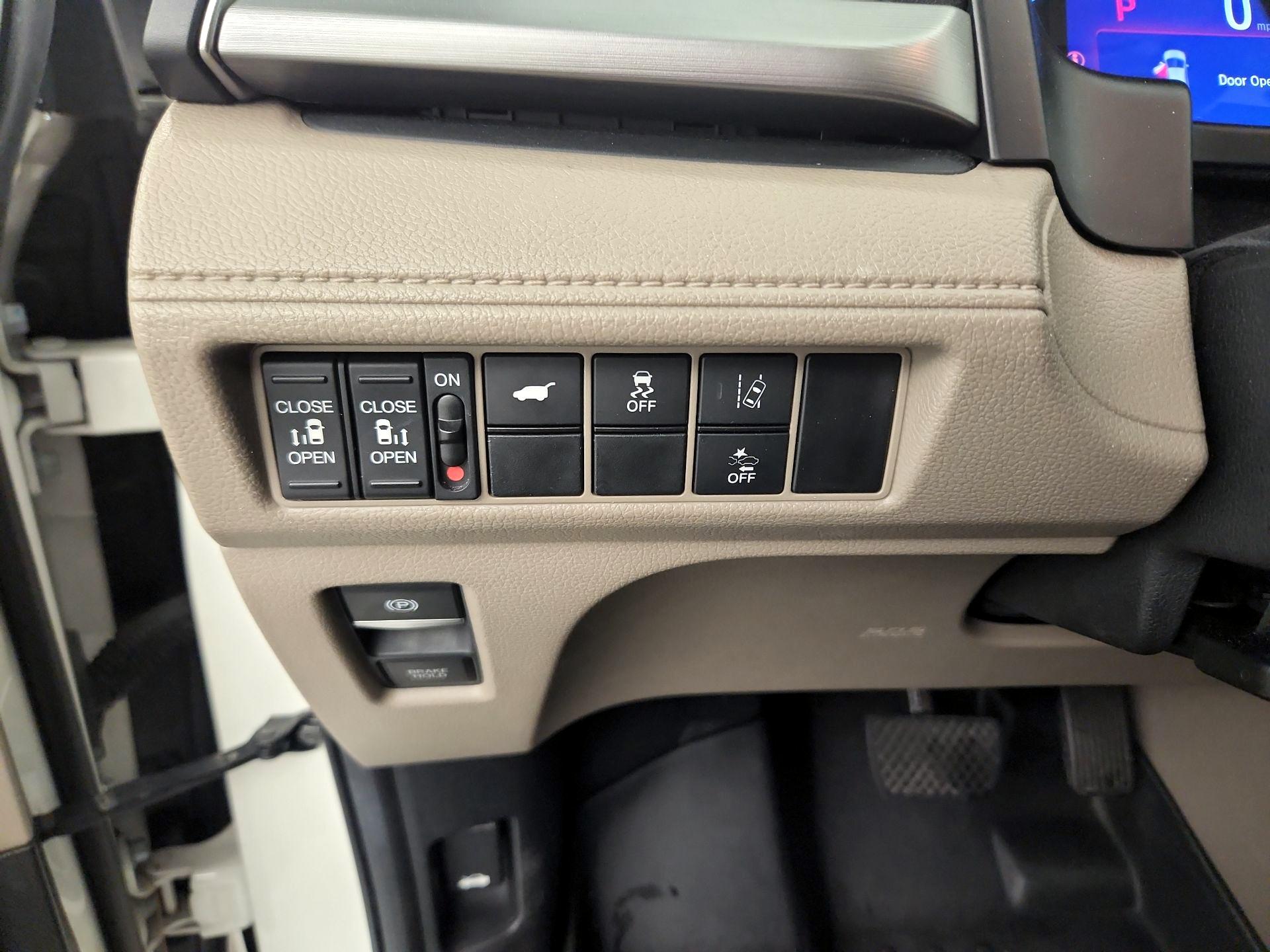 Thumbnail: 2019 Honda Odyssey - 13