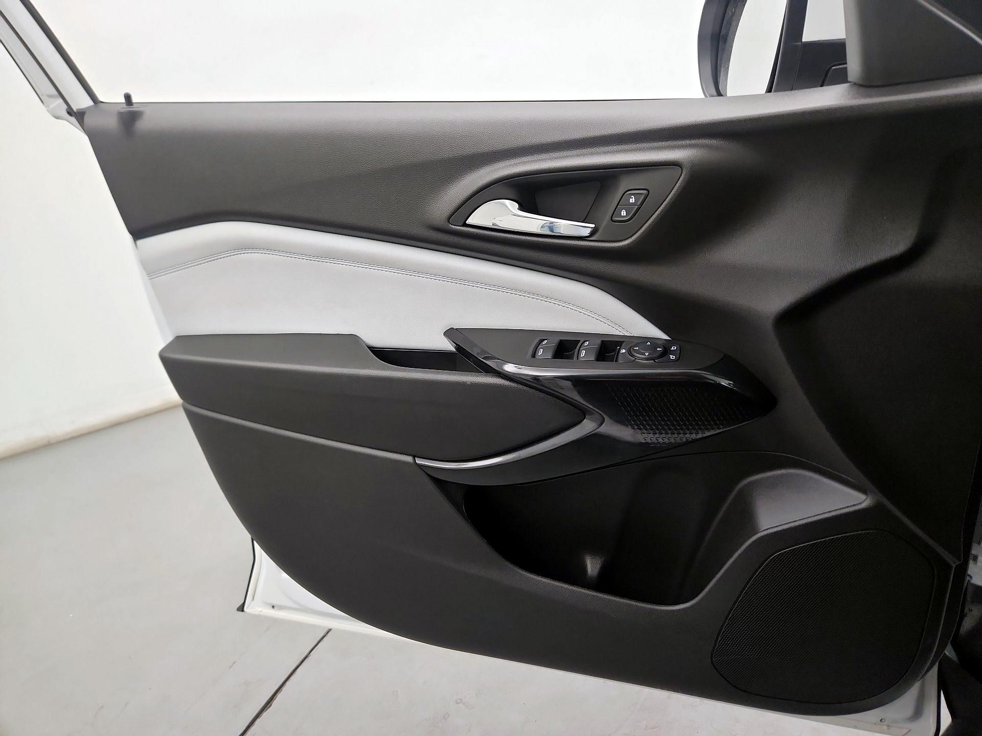 Thumbnail: 2025 Chevrolet Trax - 10