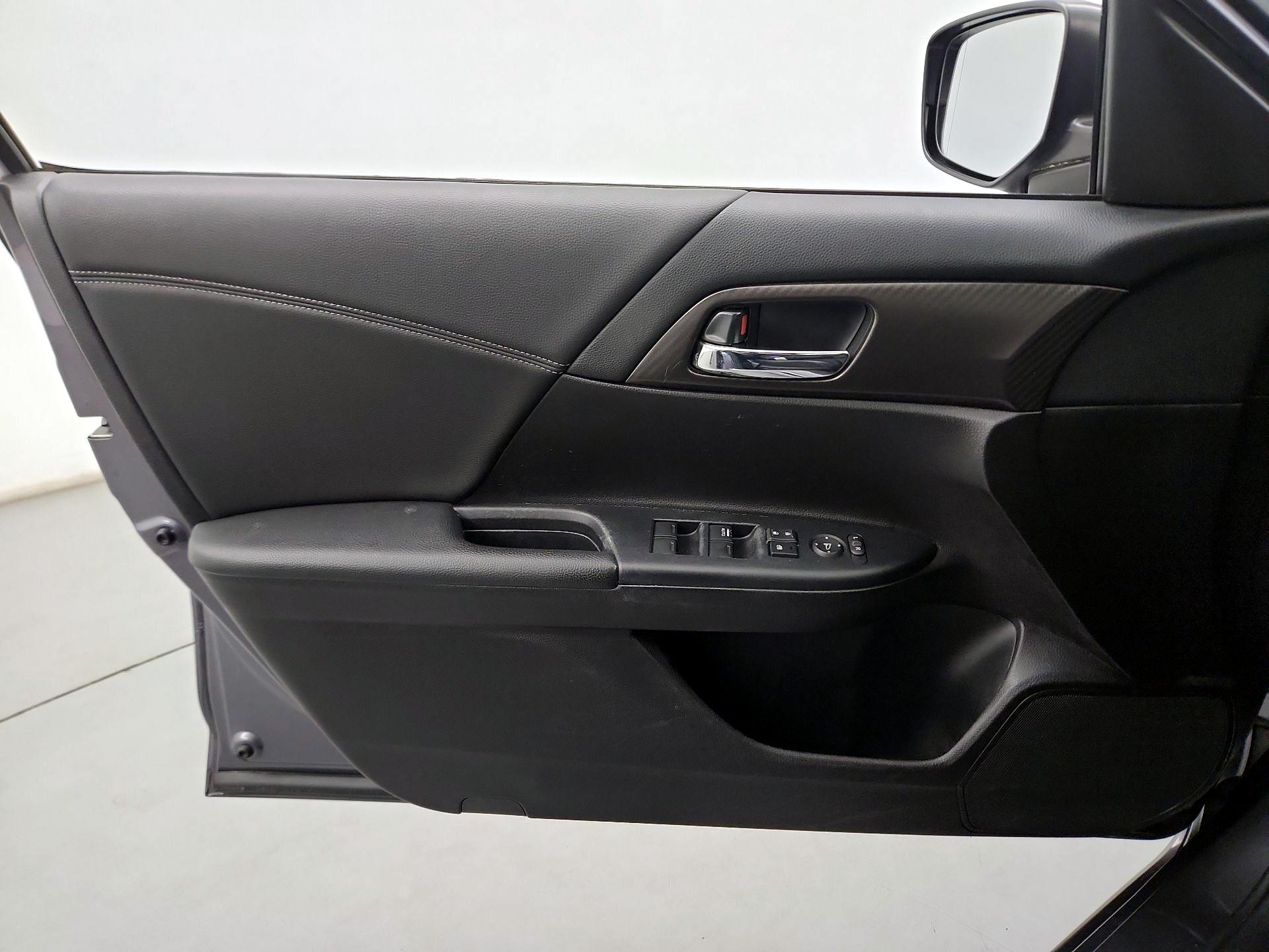 Thumbnail: 2016 Honda Accord - 12