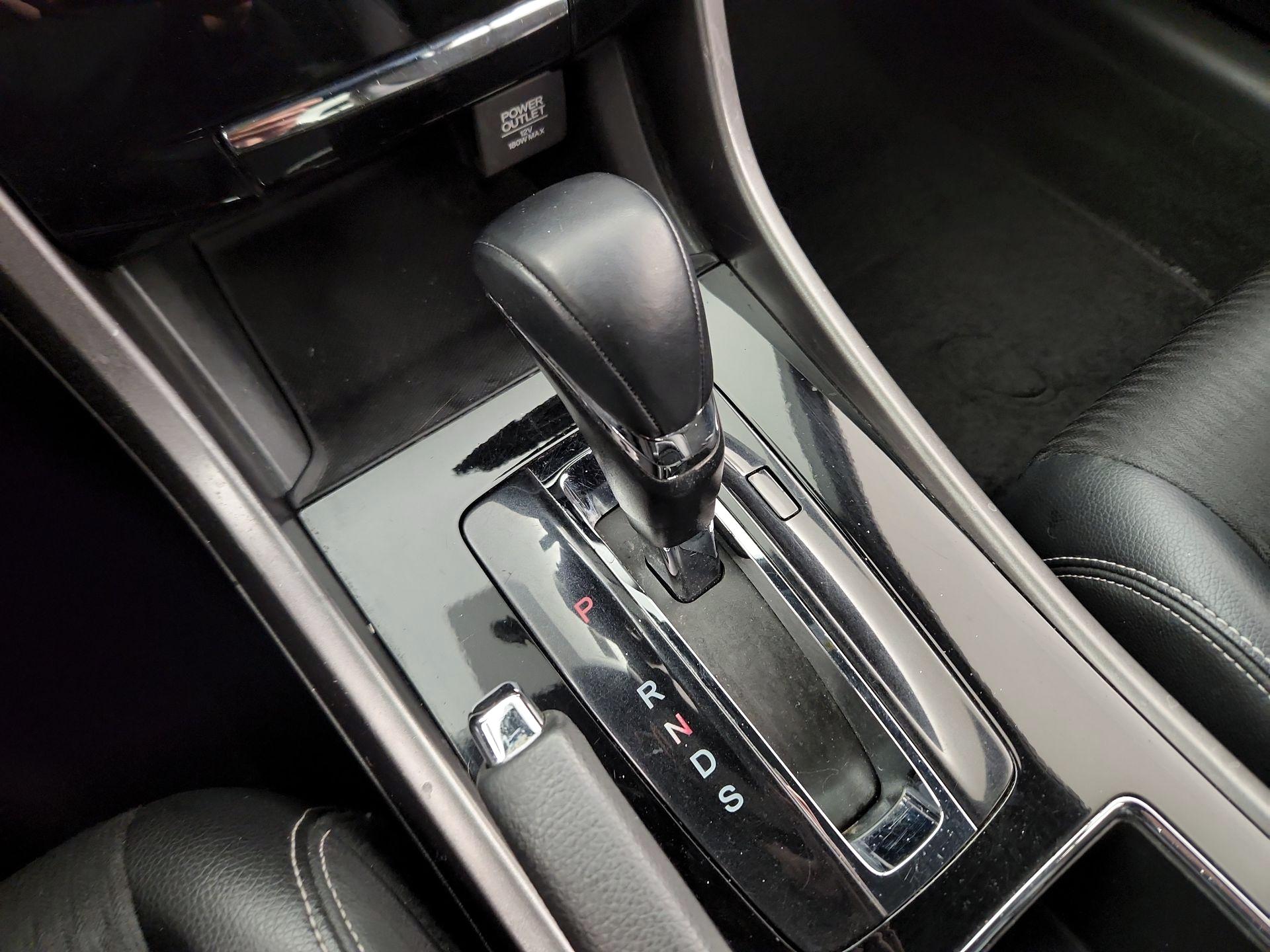 Thumbnail: 2016 Honda Accord - 17