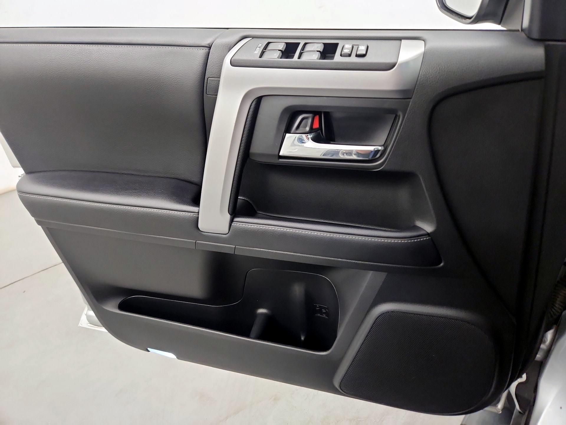 Thumbnail: 2022 Toyota 4Runner - 12