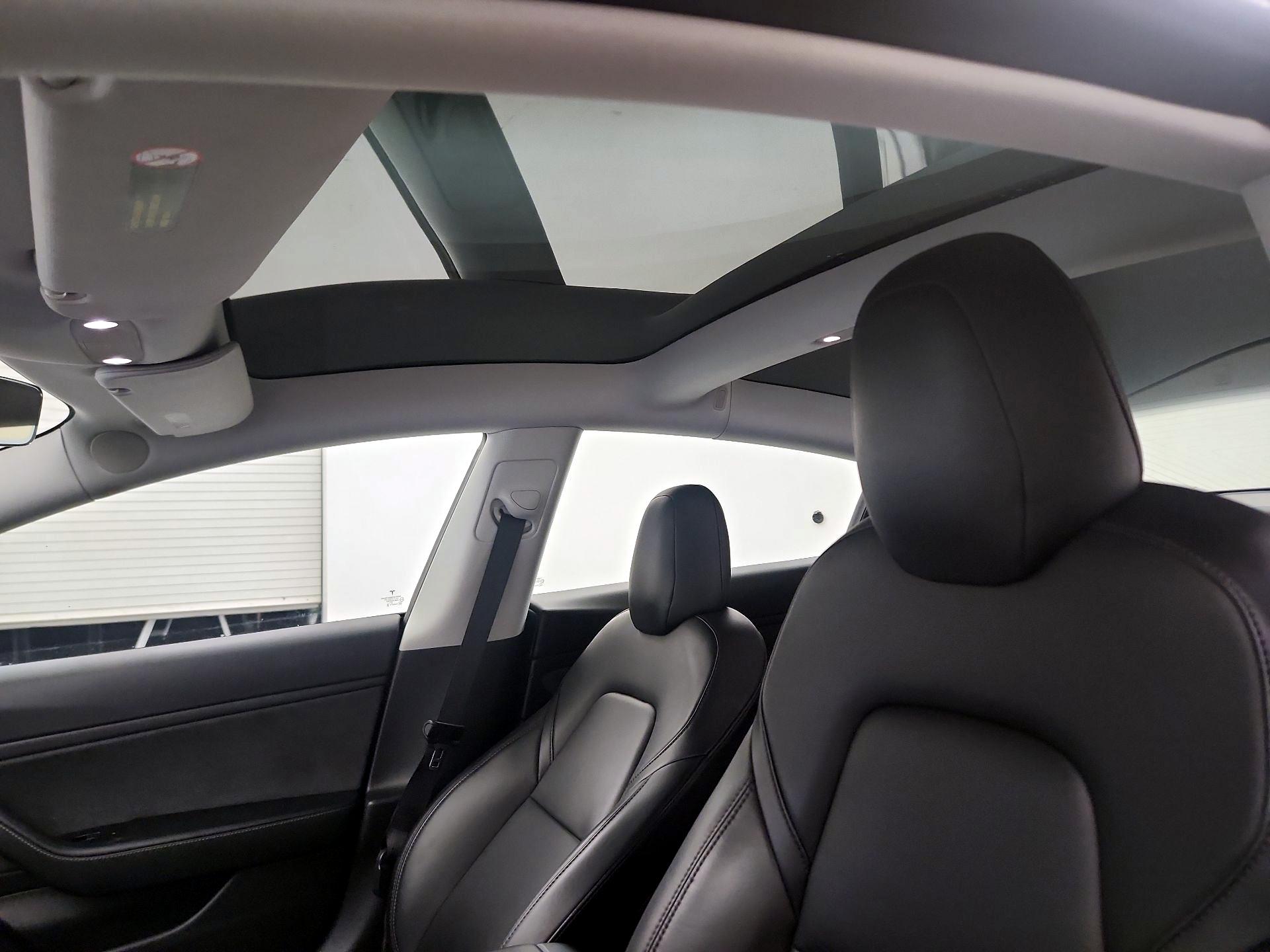 Thumbnail: 2020 Tesla Model 3 - 17