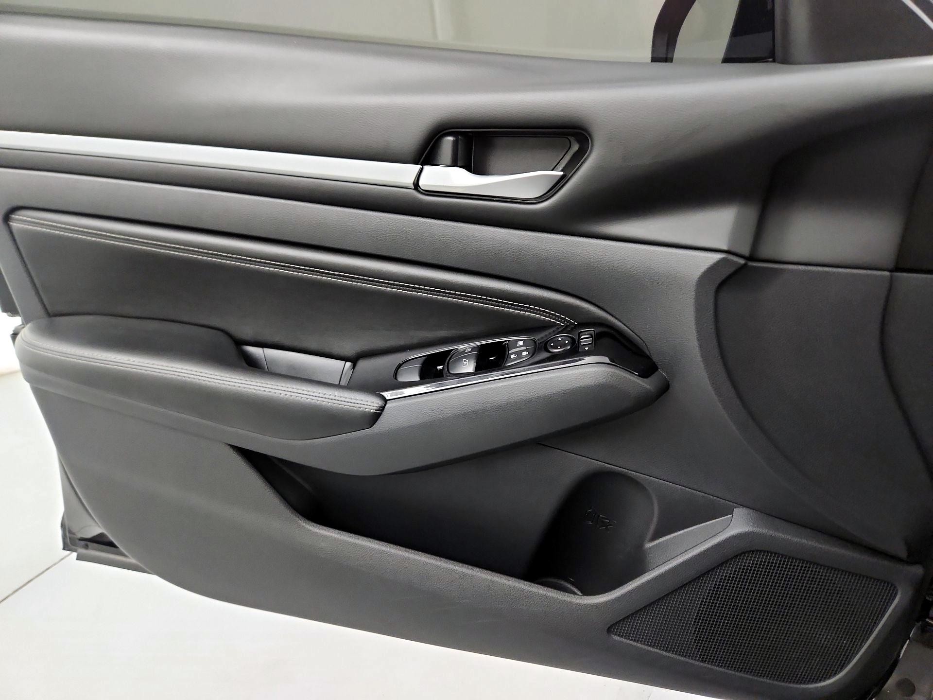 Thumbnail: 2022 Nissan Altima - 10