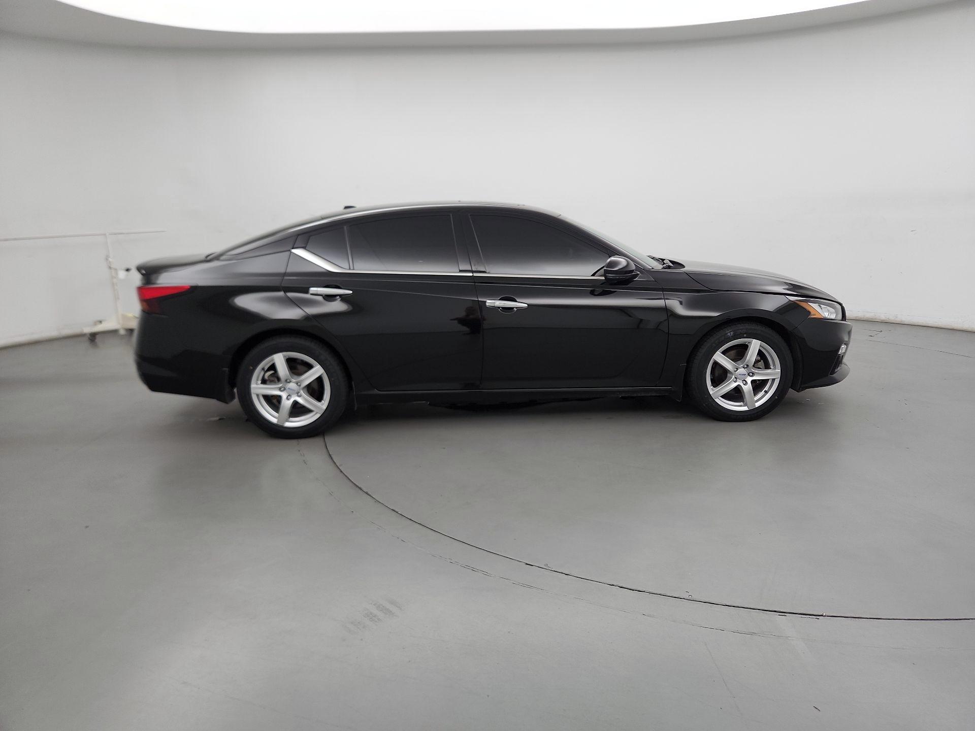 Thumbnail: 2022 Nissan Altima - 4