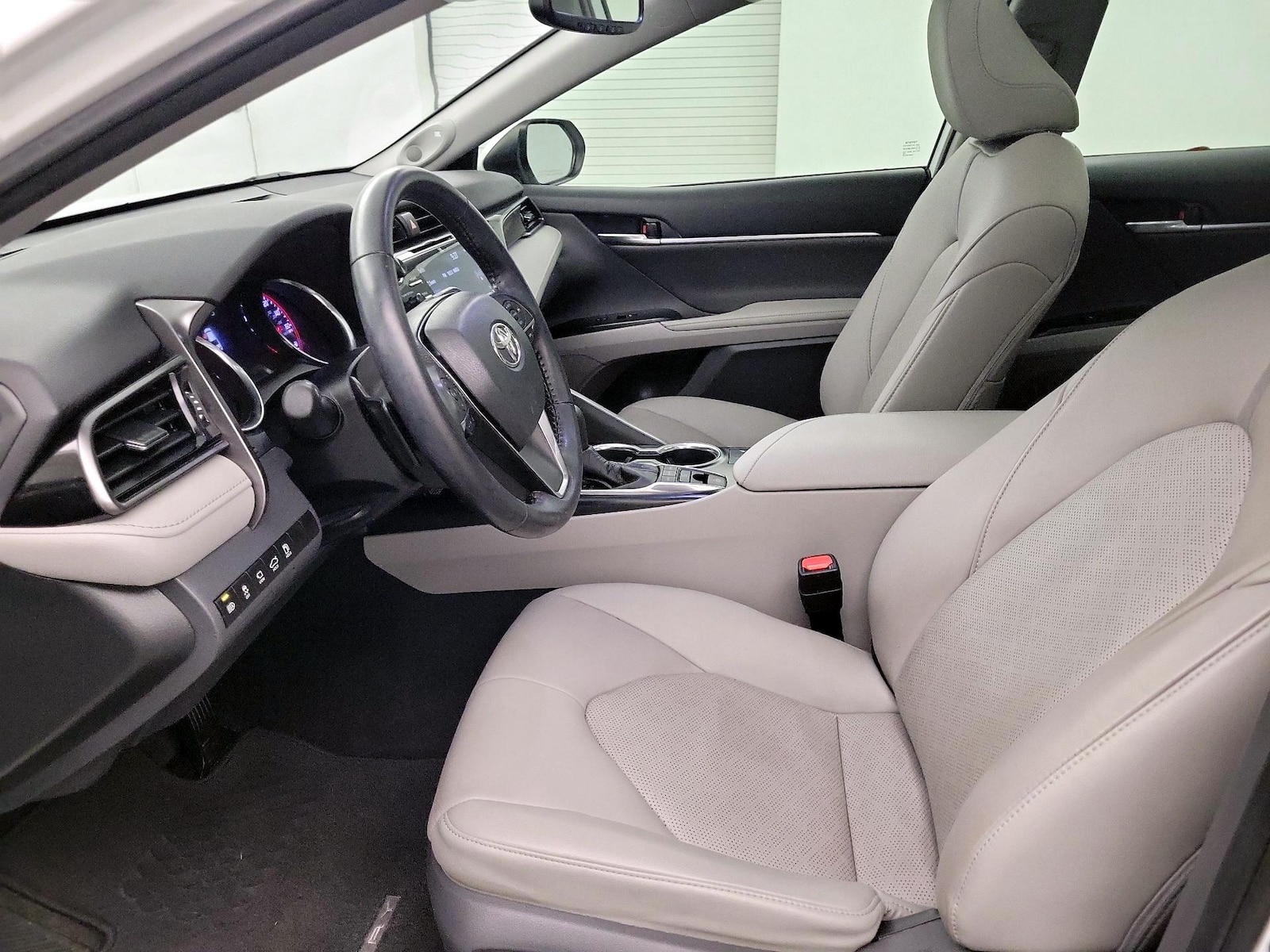2019 Toyota Camry XSE - Photo 10
