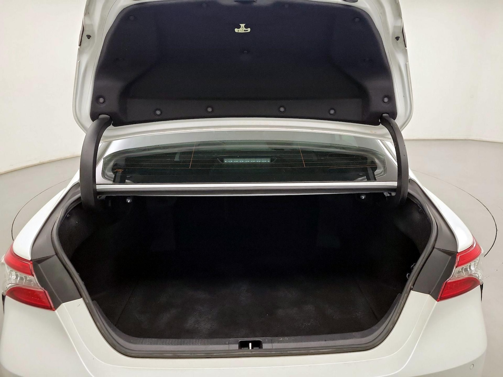 2019 Toyota Camry XSE - Photo 20