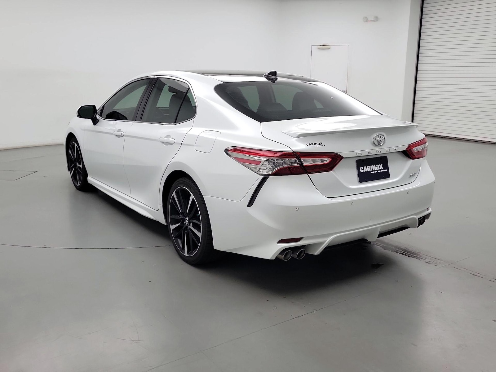 2019 Toyota Camry XSE - Photo 7