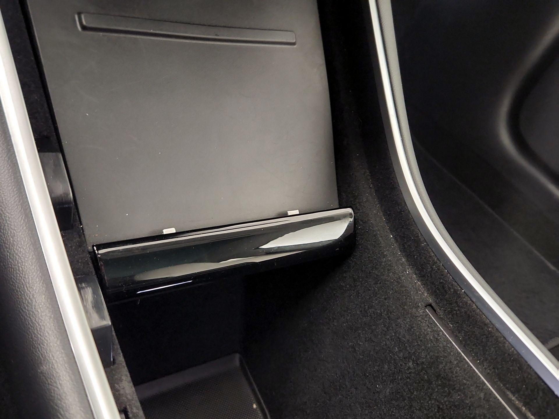 Thumbnail: 2020 Tesla Model 3 - 16