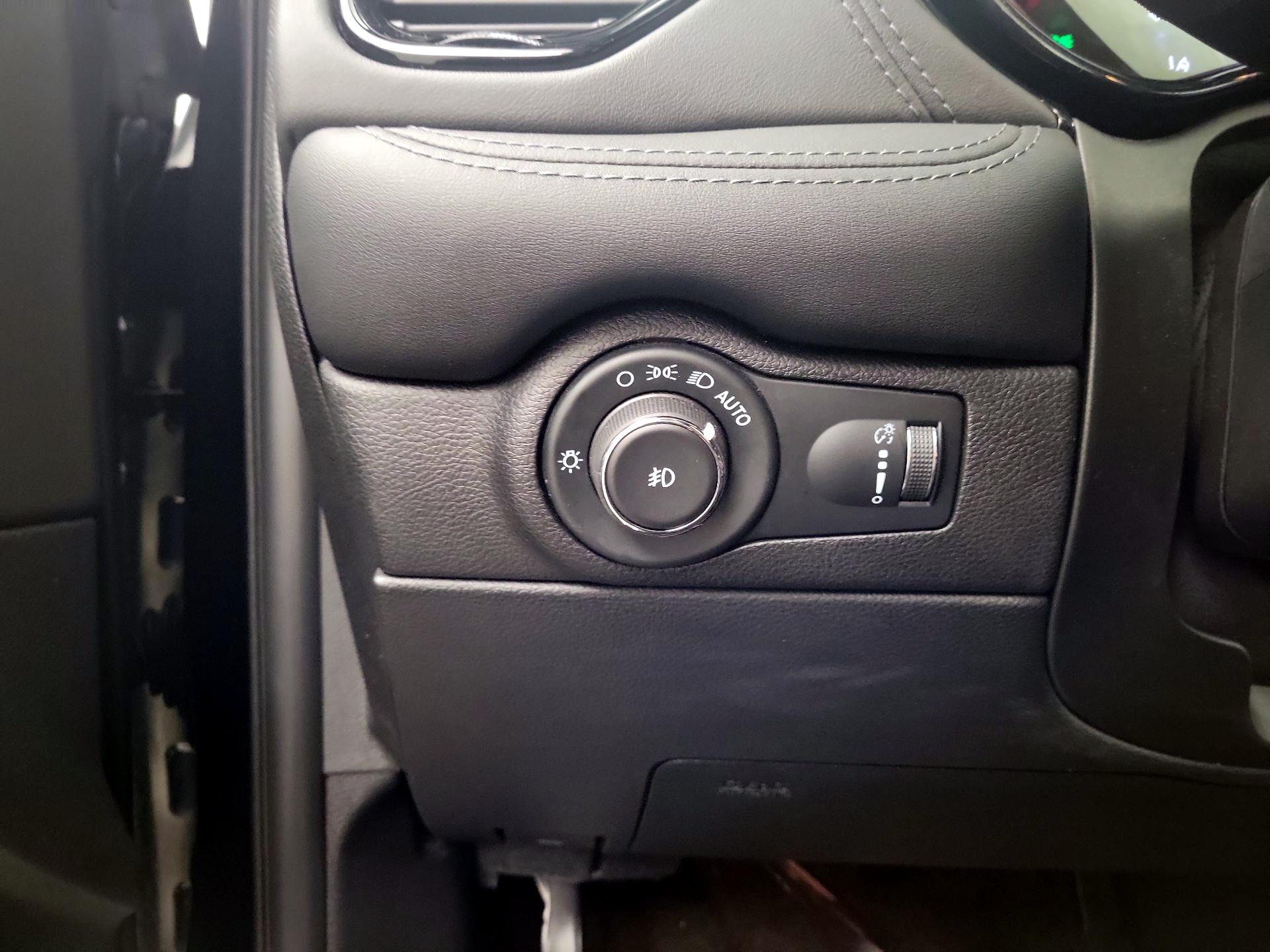 Thumbnail: 2022 Dodge Durango - 11