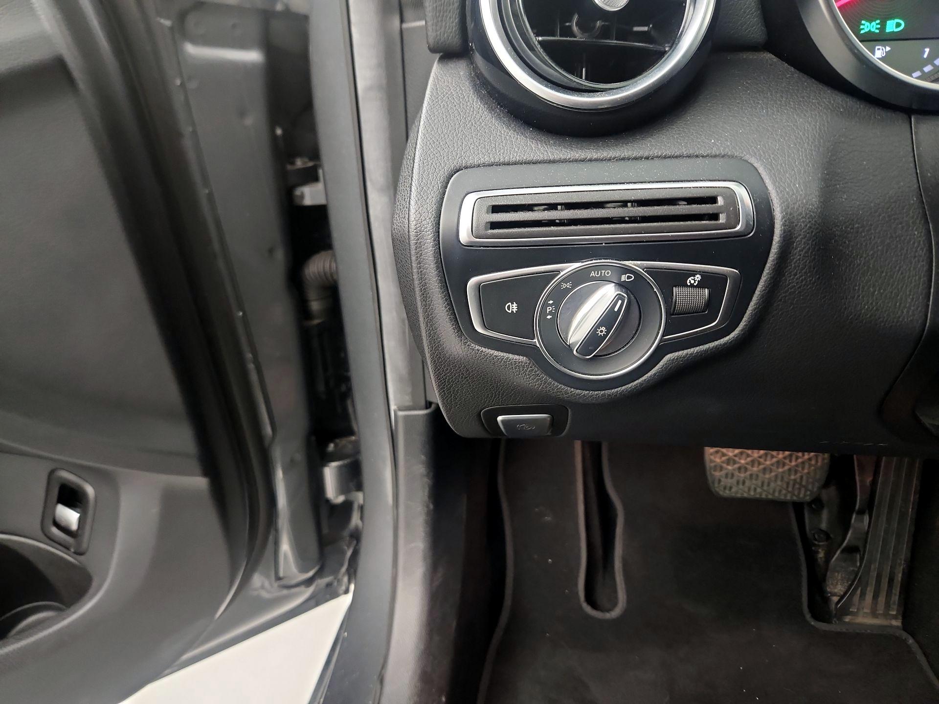 Thumbnail: 2018 Mercedes-Benz C-Class - 13