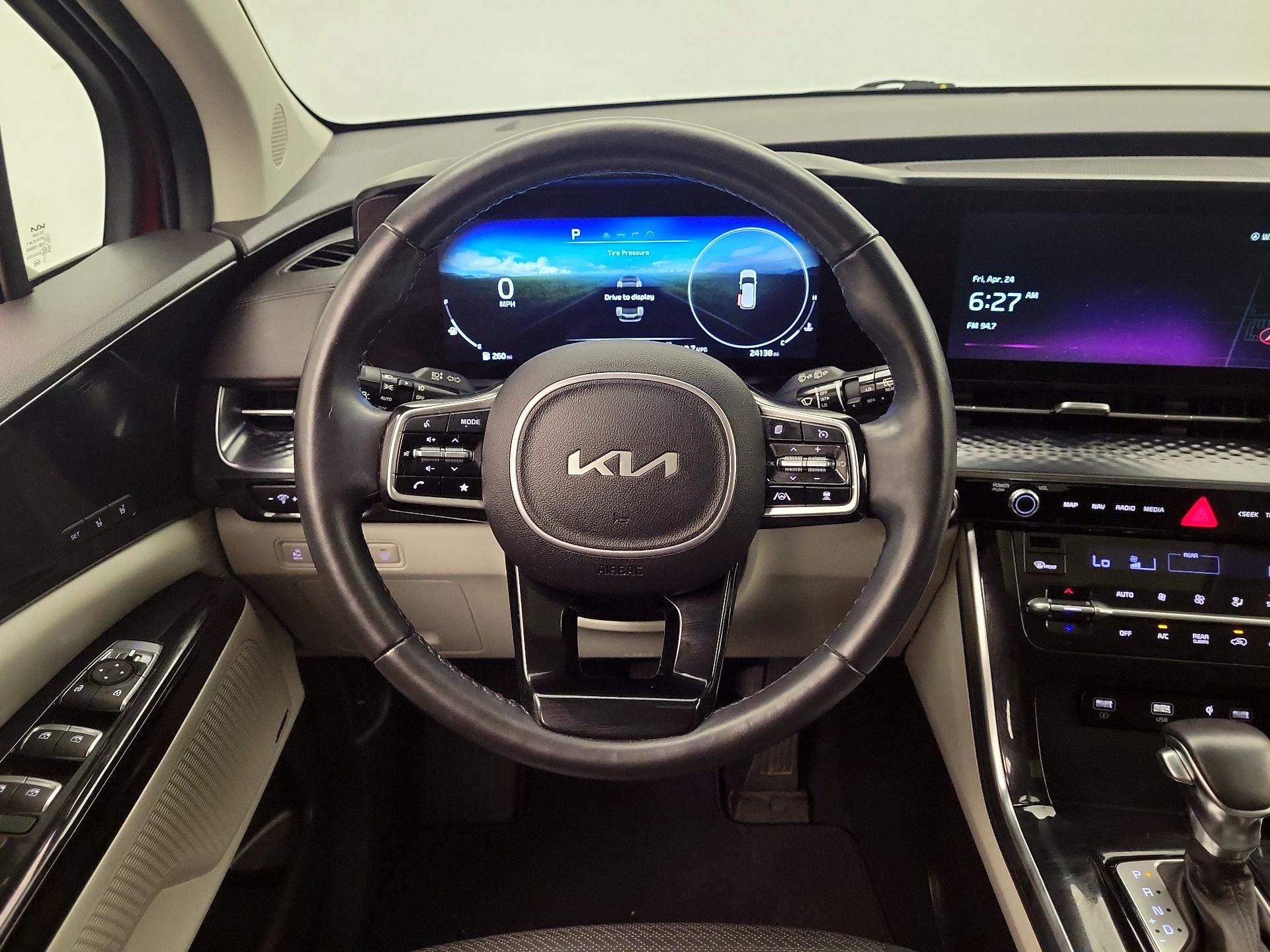 Thumbnail: 2023 Kia Carnival - 10