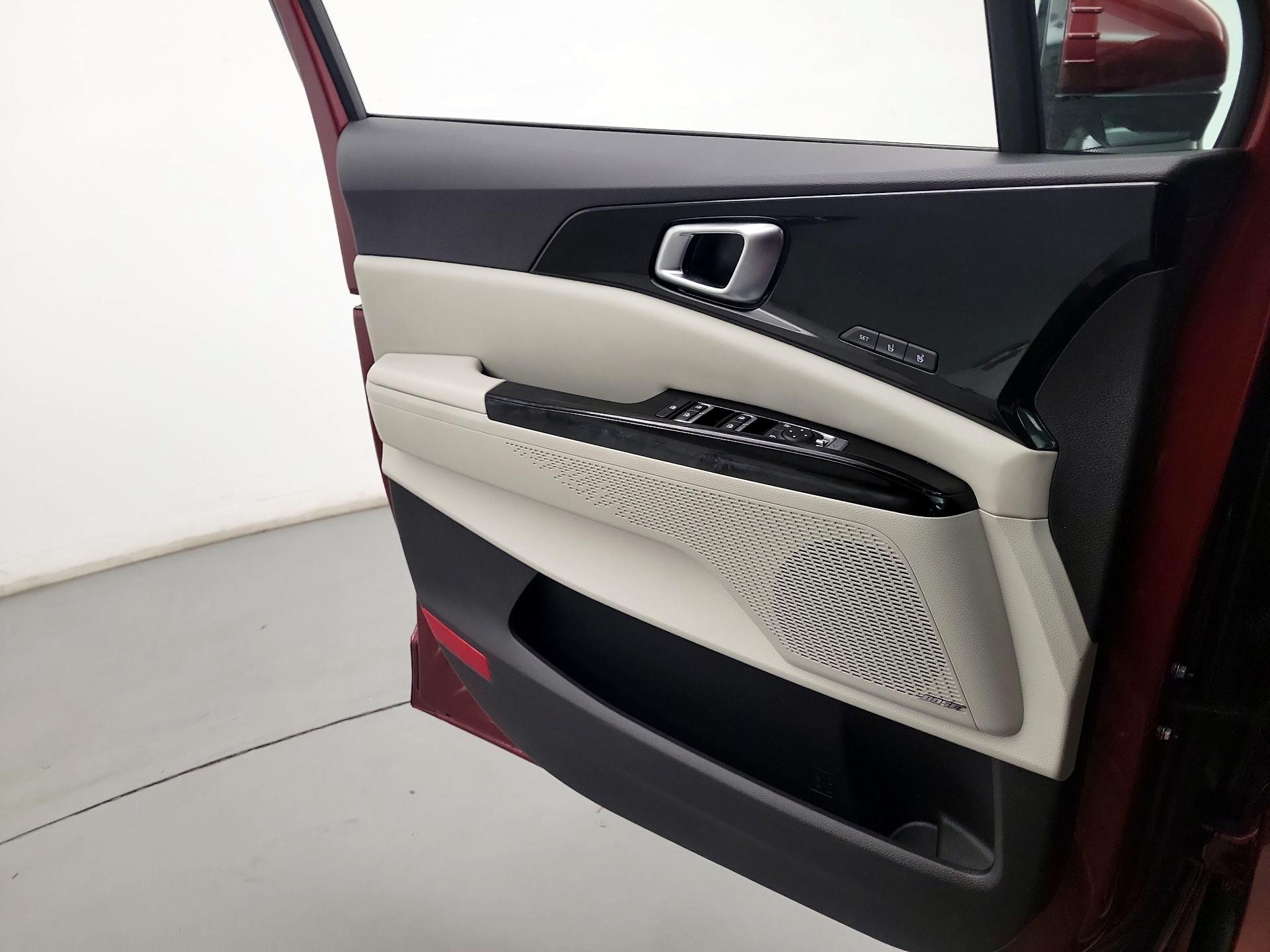 Thumbnail: 2023 Kia Carnival - 12