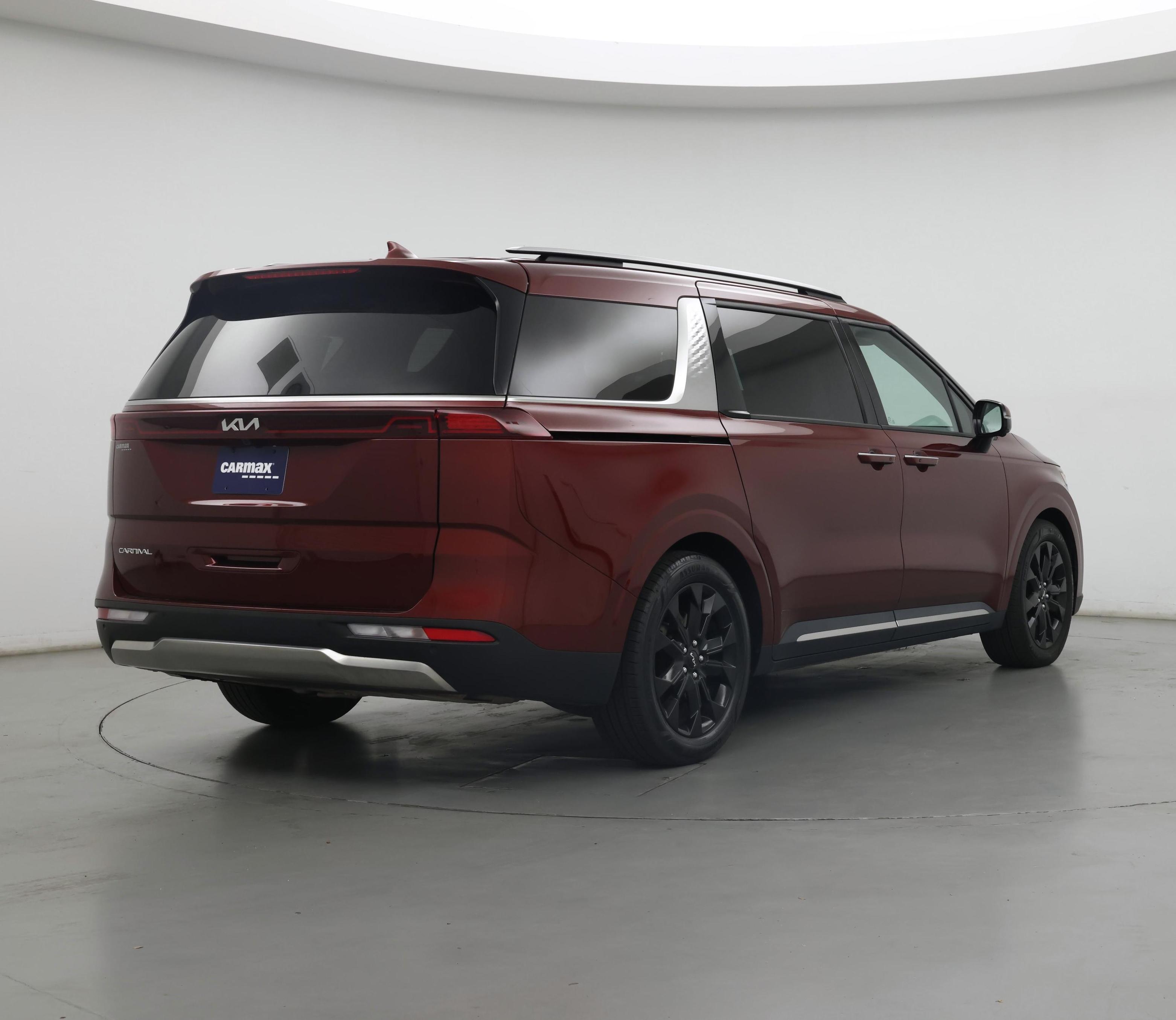 Thumbnail: 2023 Kia Carnival - 8