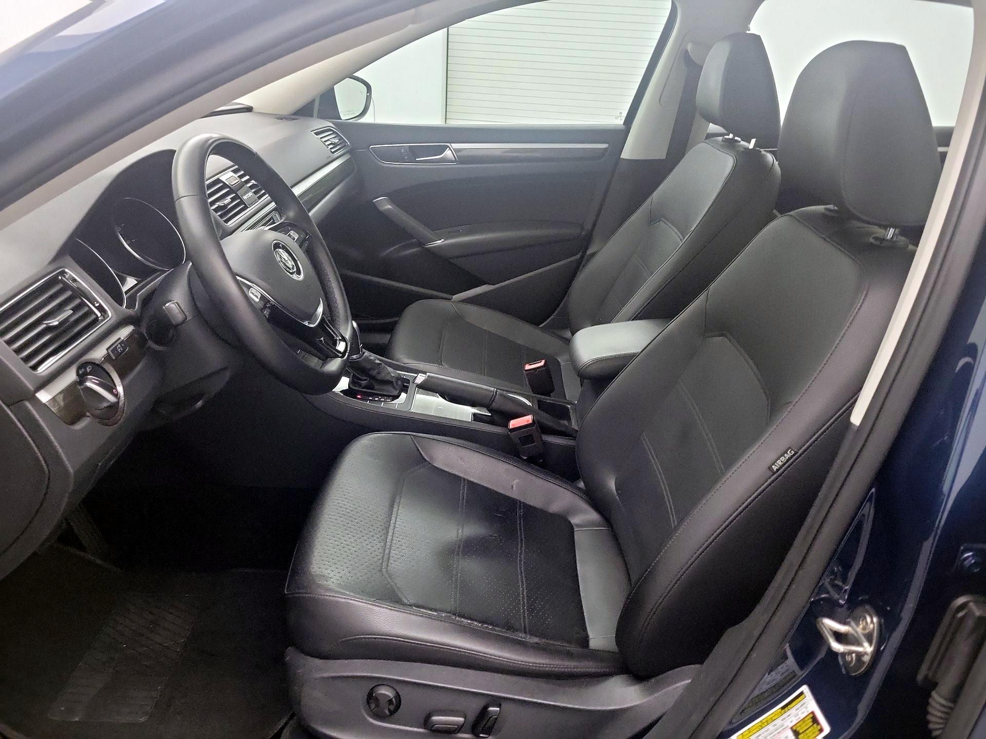 Thumbnail: 2018 Volkswagen Passat - 11