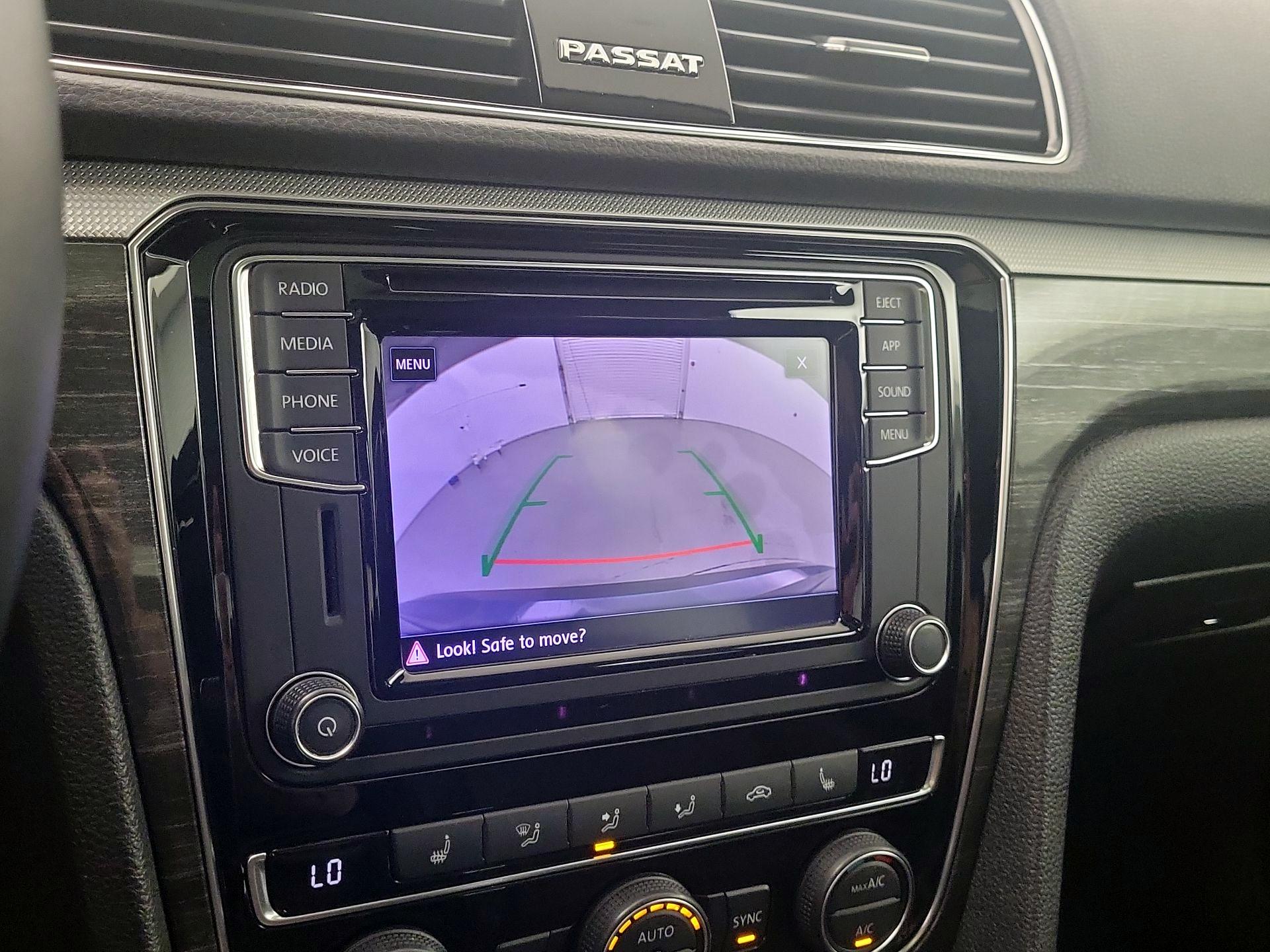 Thumbnail: 2018 Volkswagen Passat - 14