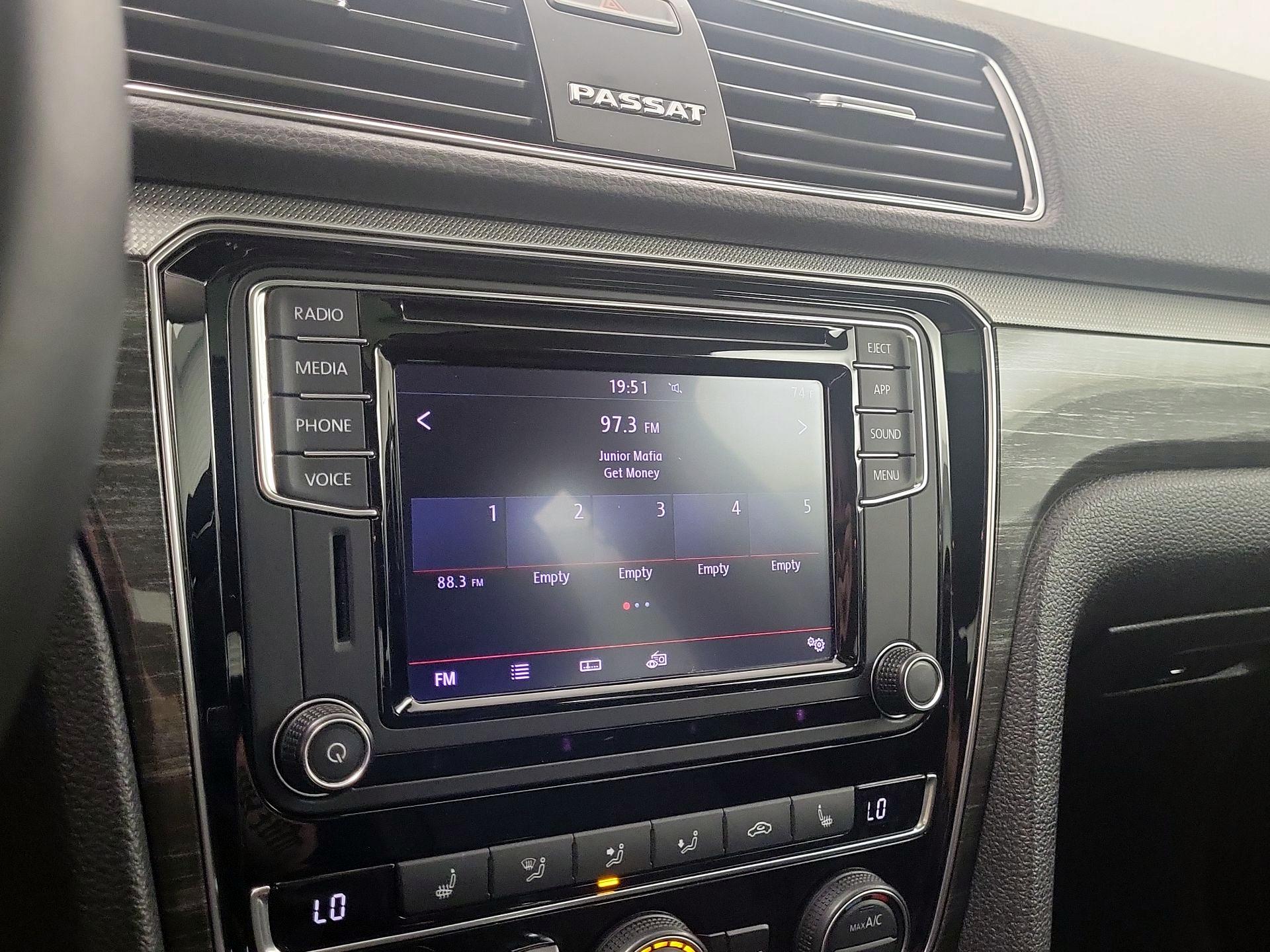 Thumbnail: 2018 Volkswagen Passat - 15