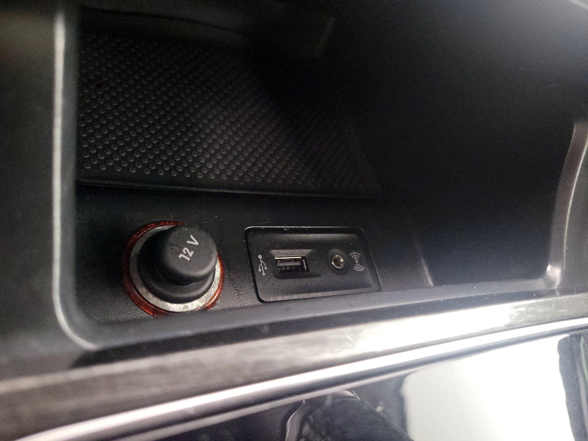 Thumbnail: 2018 Volkswagen Passat - 18