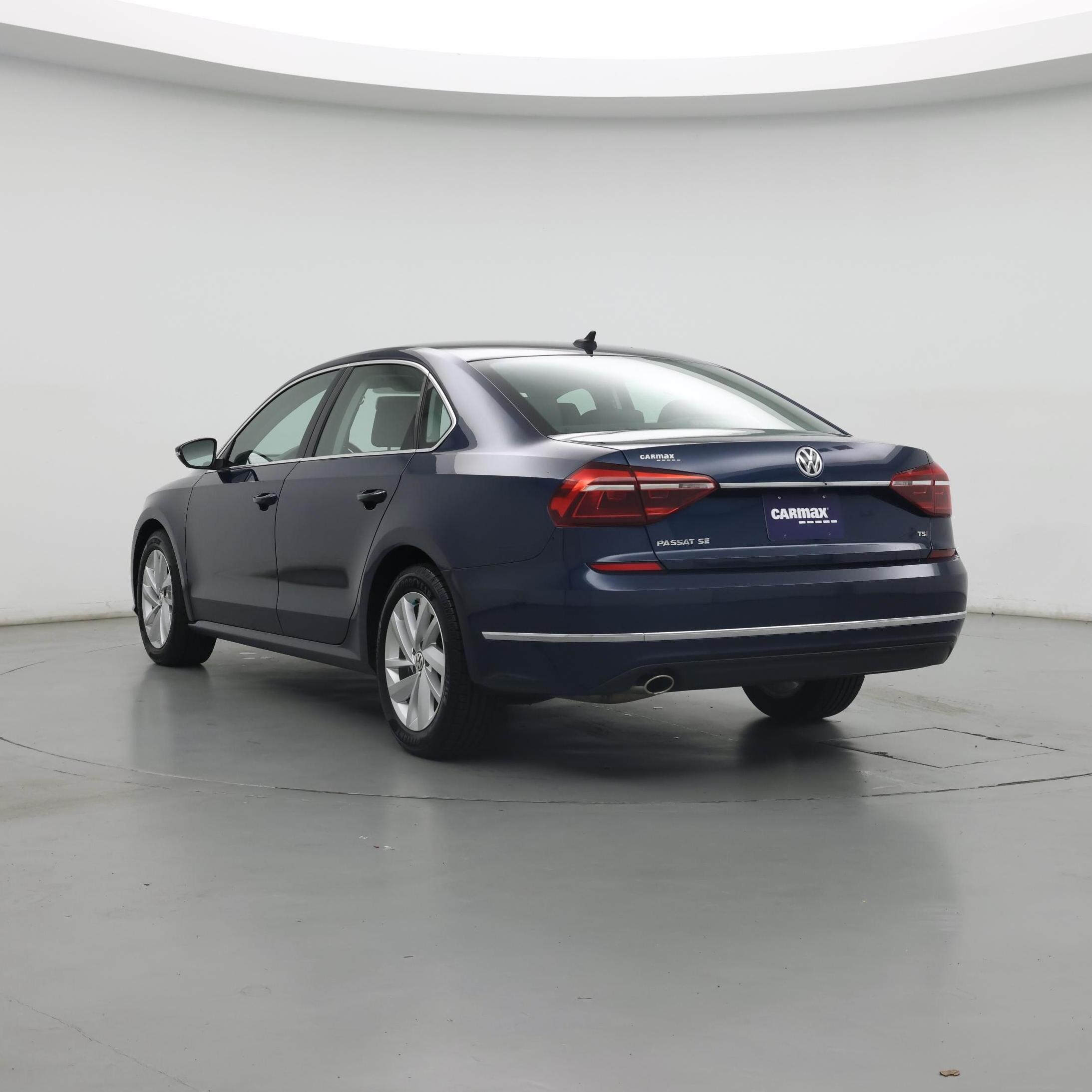 Thumbnail: 2018 Volkswagen Passat - 2