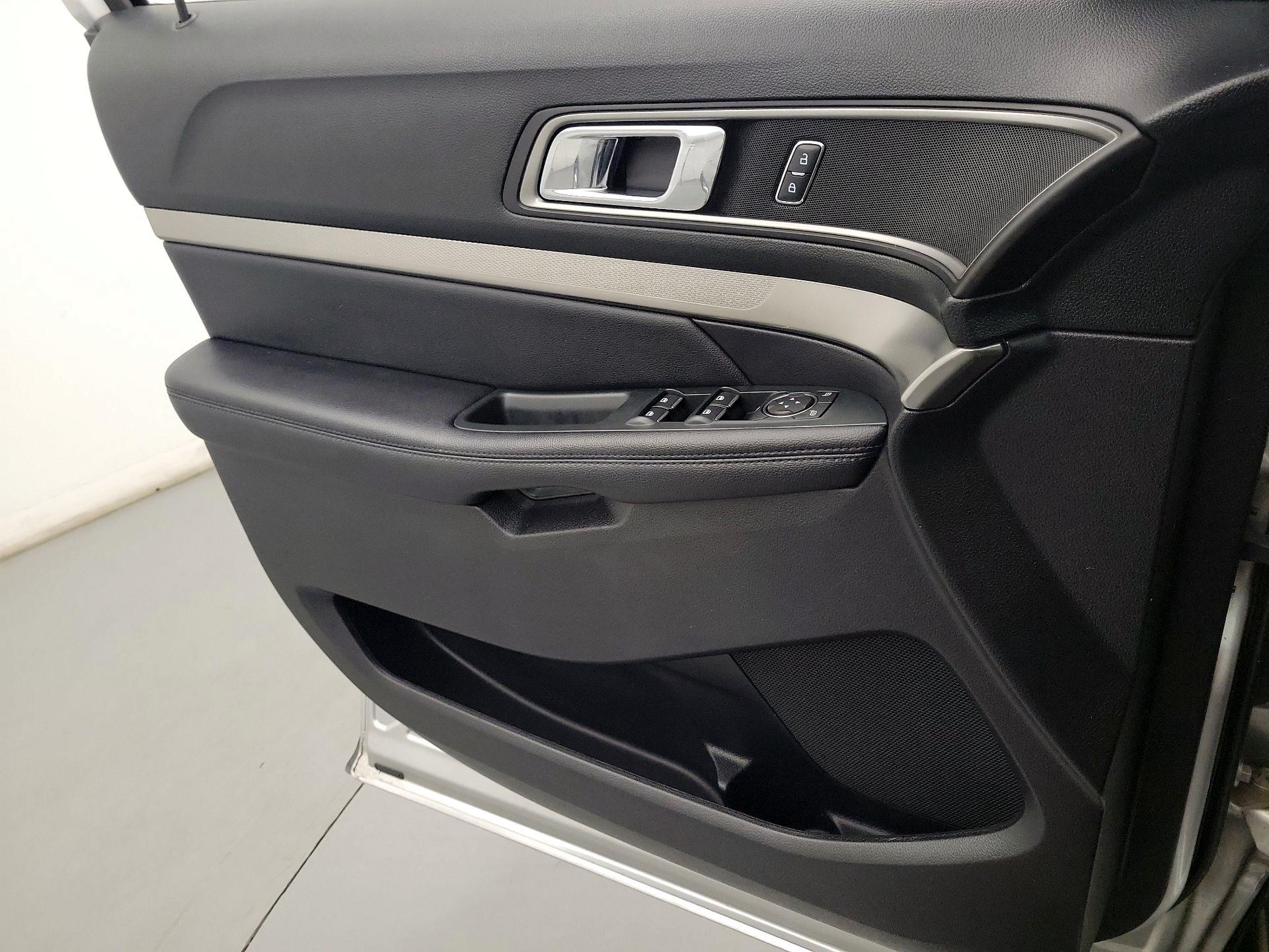 Thumbnail: 2018 Ford Explorer - 10