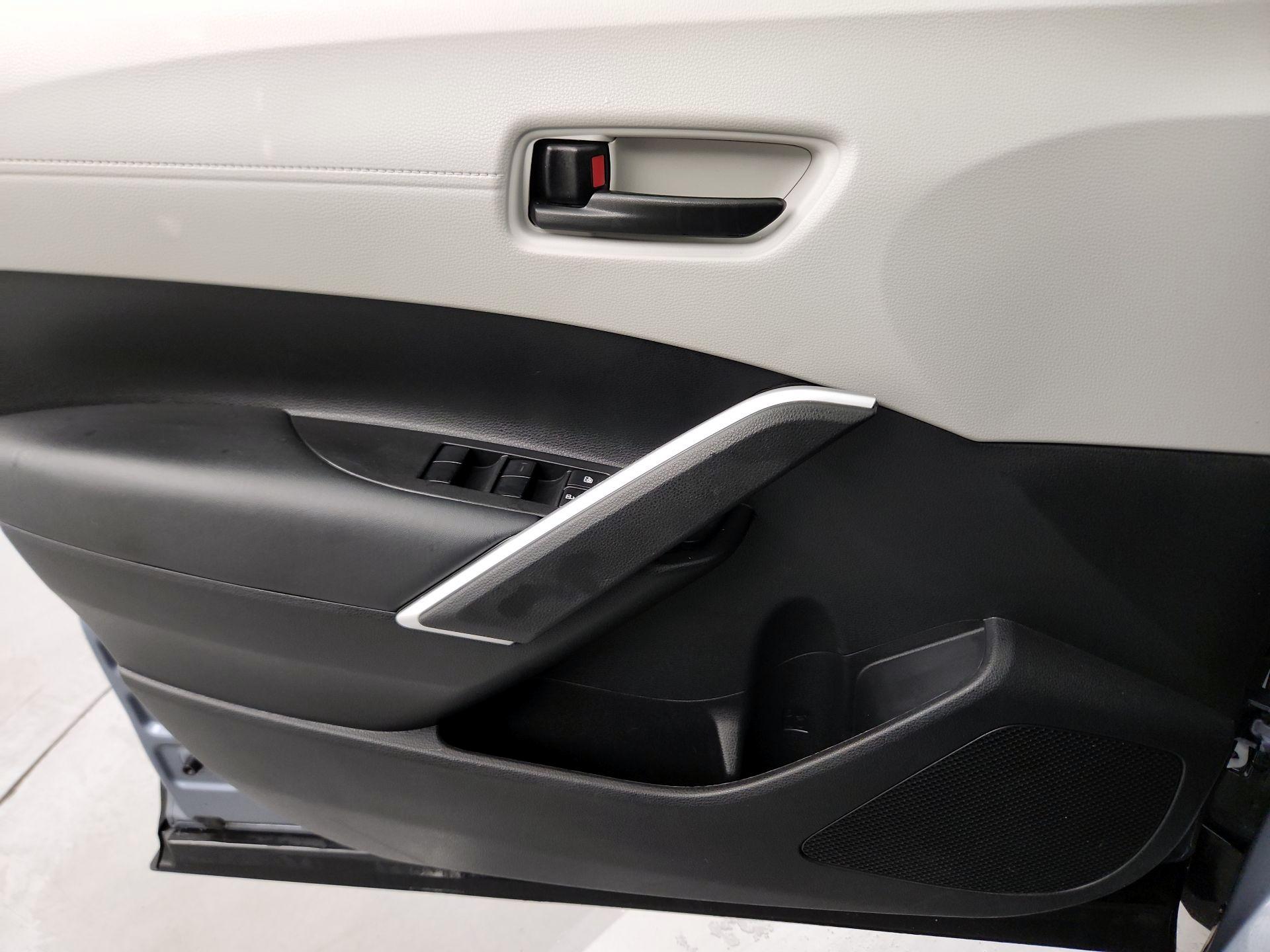 Thumbnail: 2022 Toyota Corolla Cross - 10