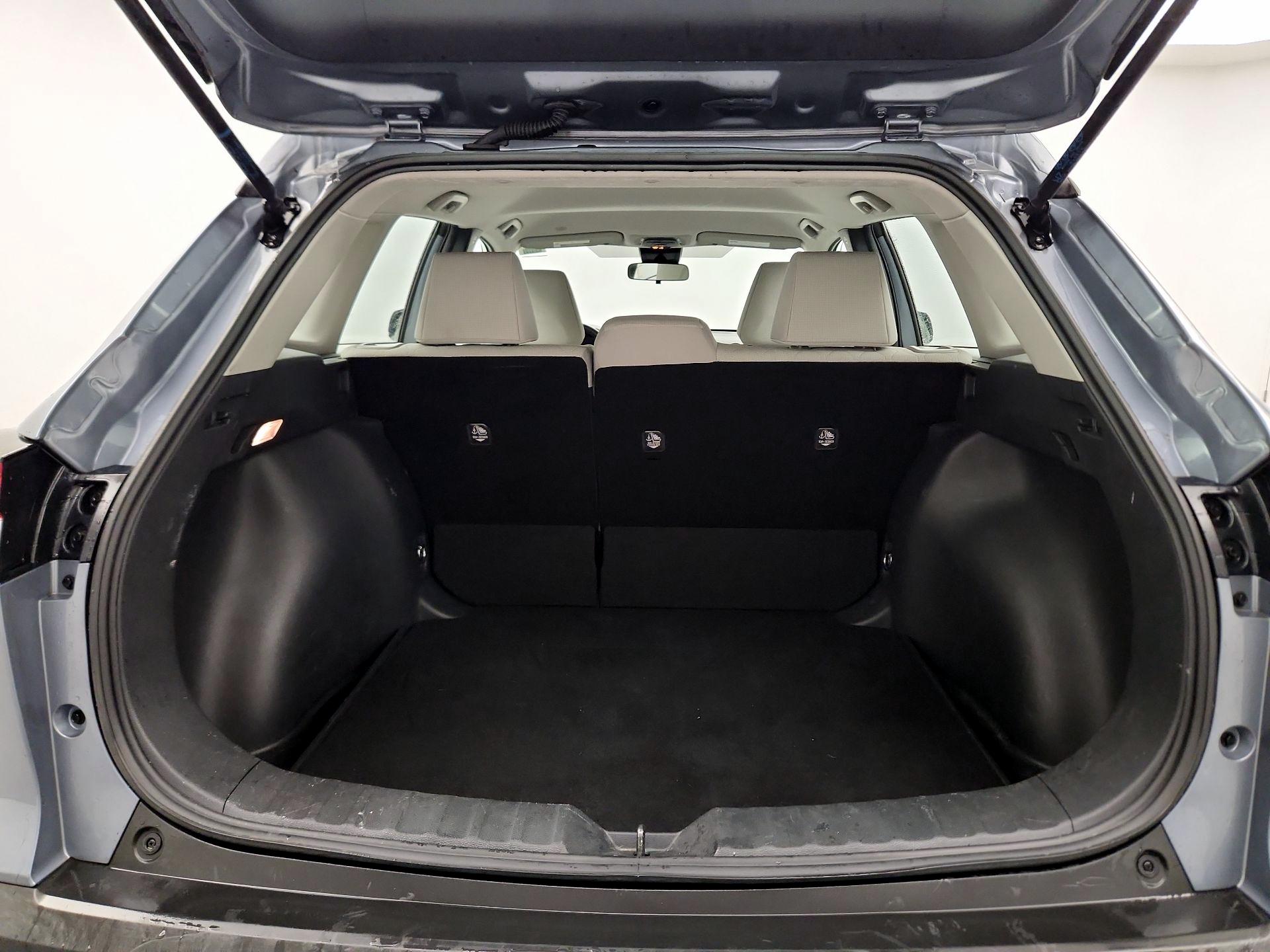 Thumbnail: 2022 Toyota Corolla Cross - 18