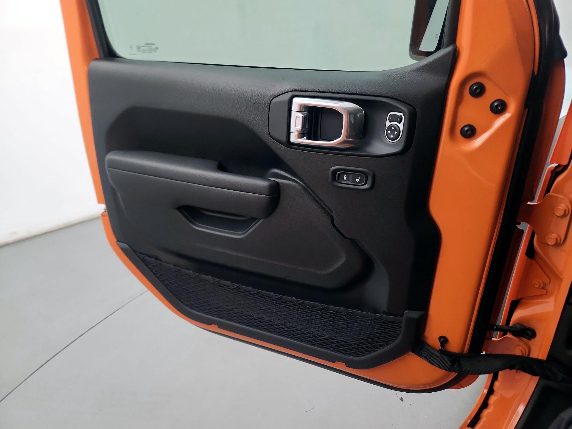 Thumbnail: 2025 Jeep Gladiator - 10