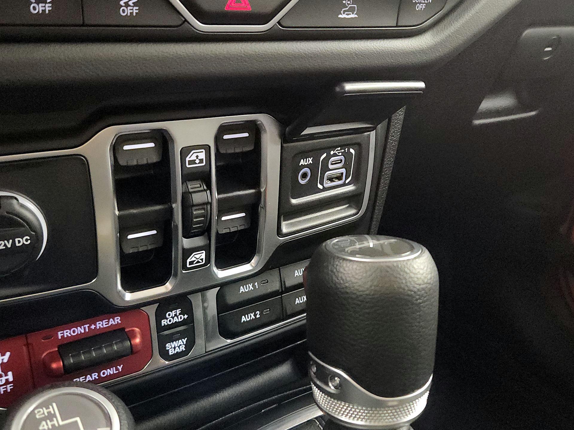 Thumbnail: 2025 Jeep Gladiator - 16