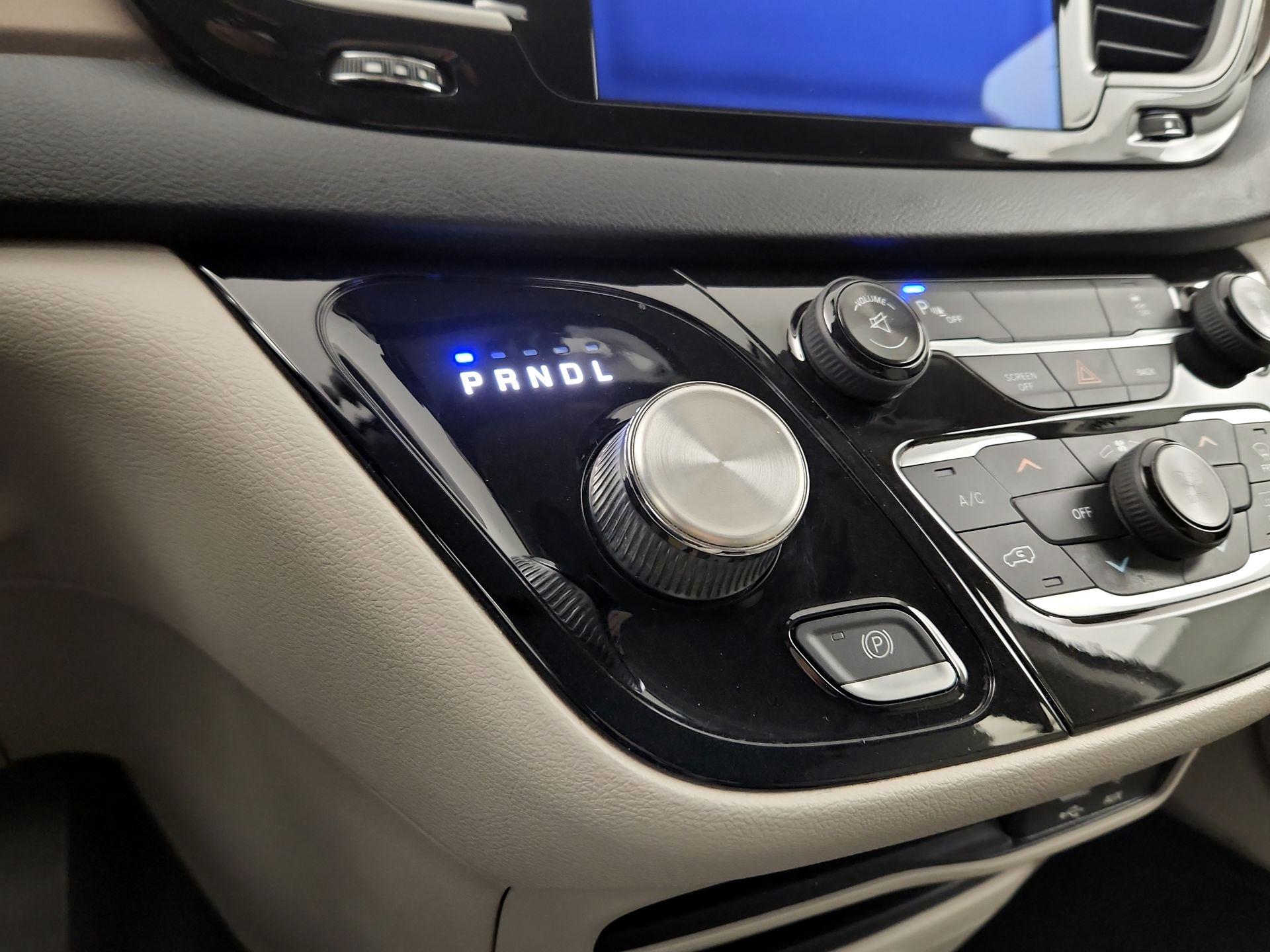 Thumbnail: 2017 Chrysler Pacifica - 15