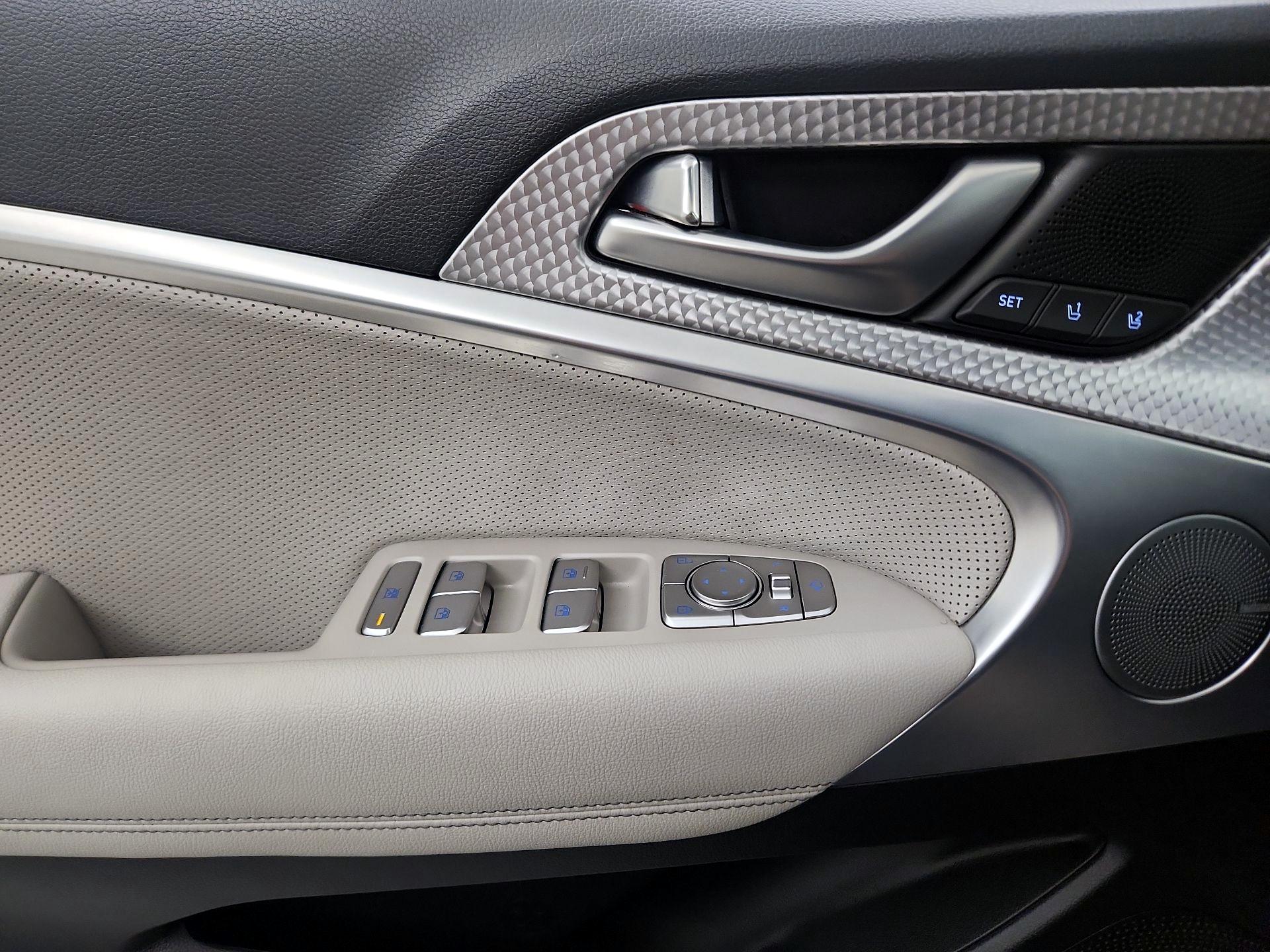 Thumbnail: 2023 Genesis G70 - 10