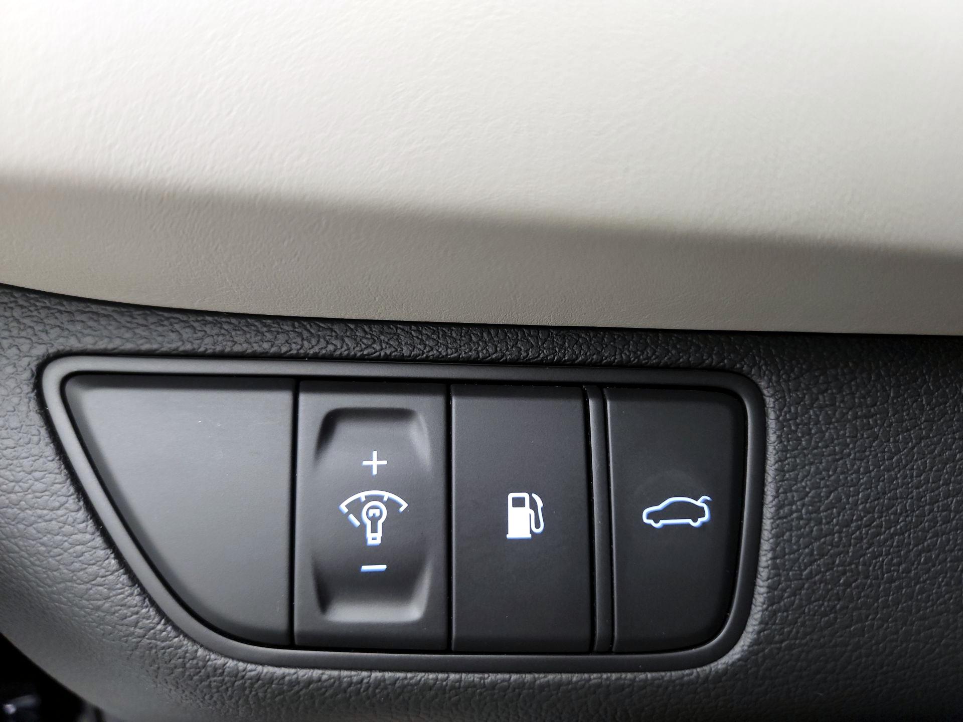 Thumbnail: 2023 Genesis G70 - 11