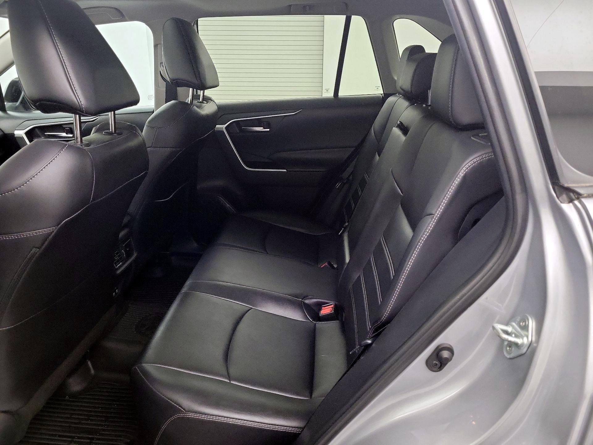 Thumbnail: 2019 Toyota RAV4 - 19