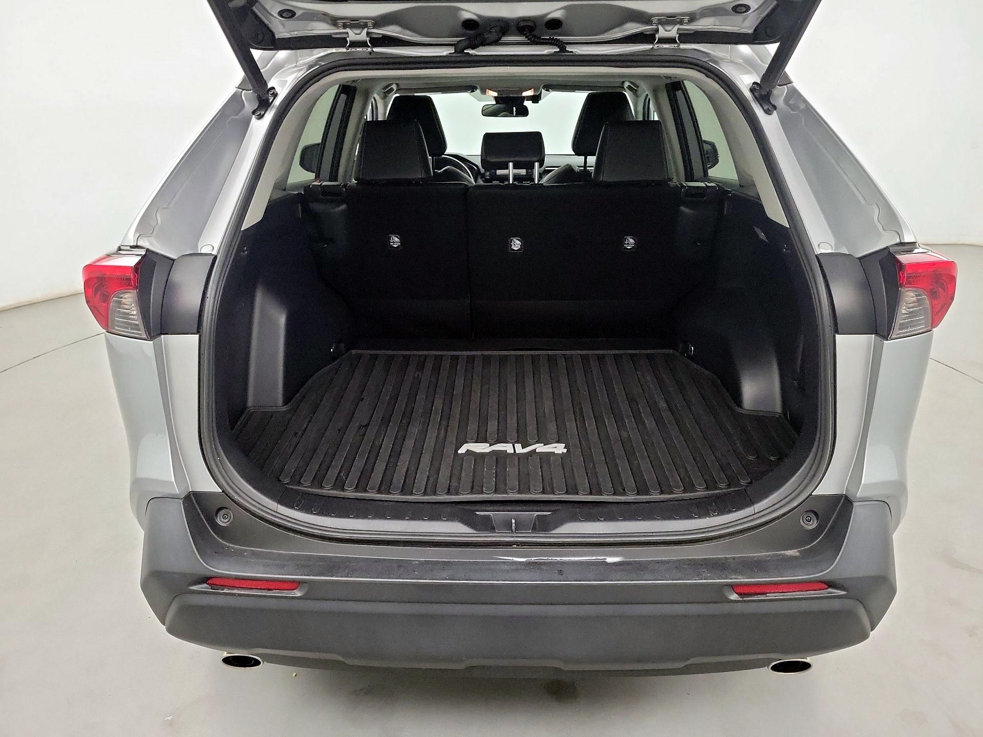 Thumbnail: 2019 Toyota RAV4 - 20