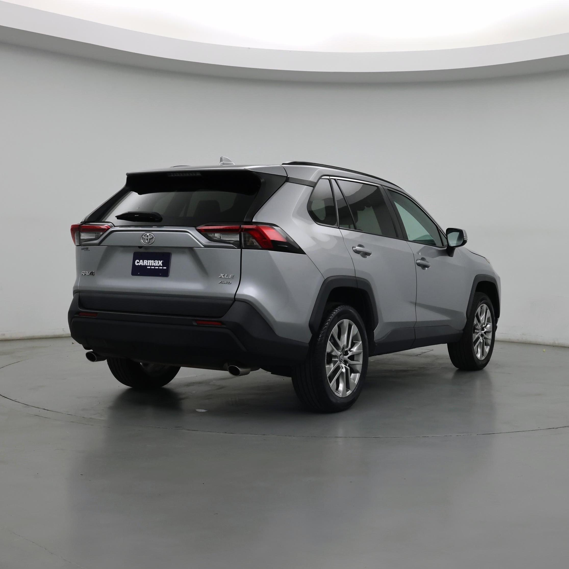 Thumbnail: 2019 Toyota RAV4 - 8