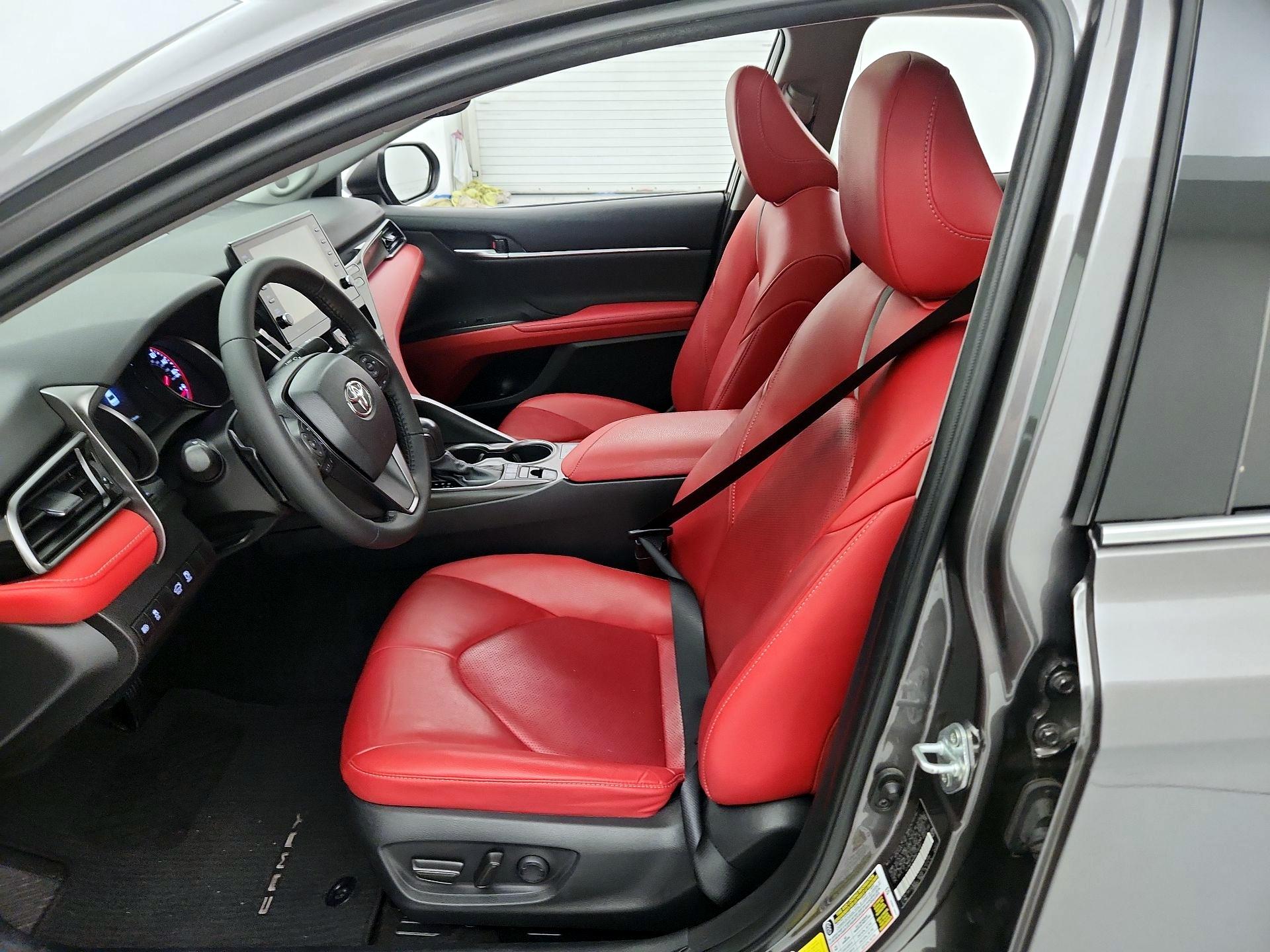 Thumbnail: 2022 Toyota Camry - 11