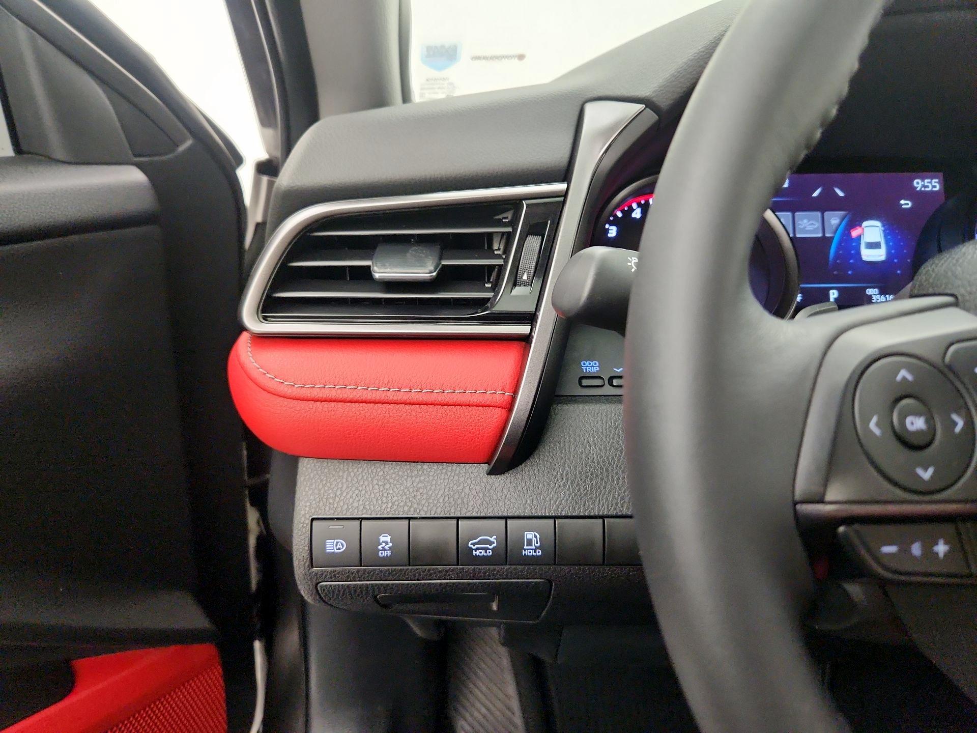 Thumbnail: 2022 Toyota Camry - 13