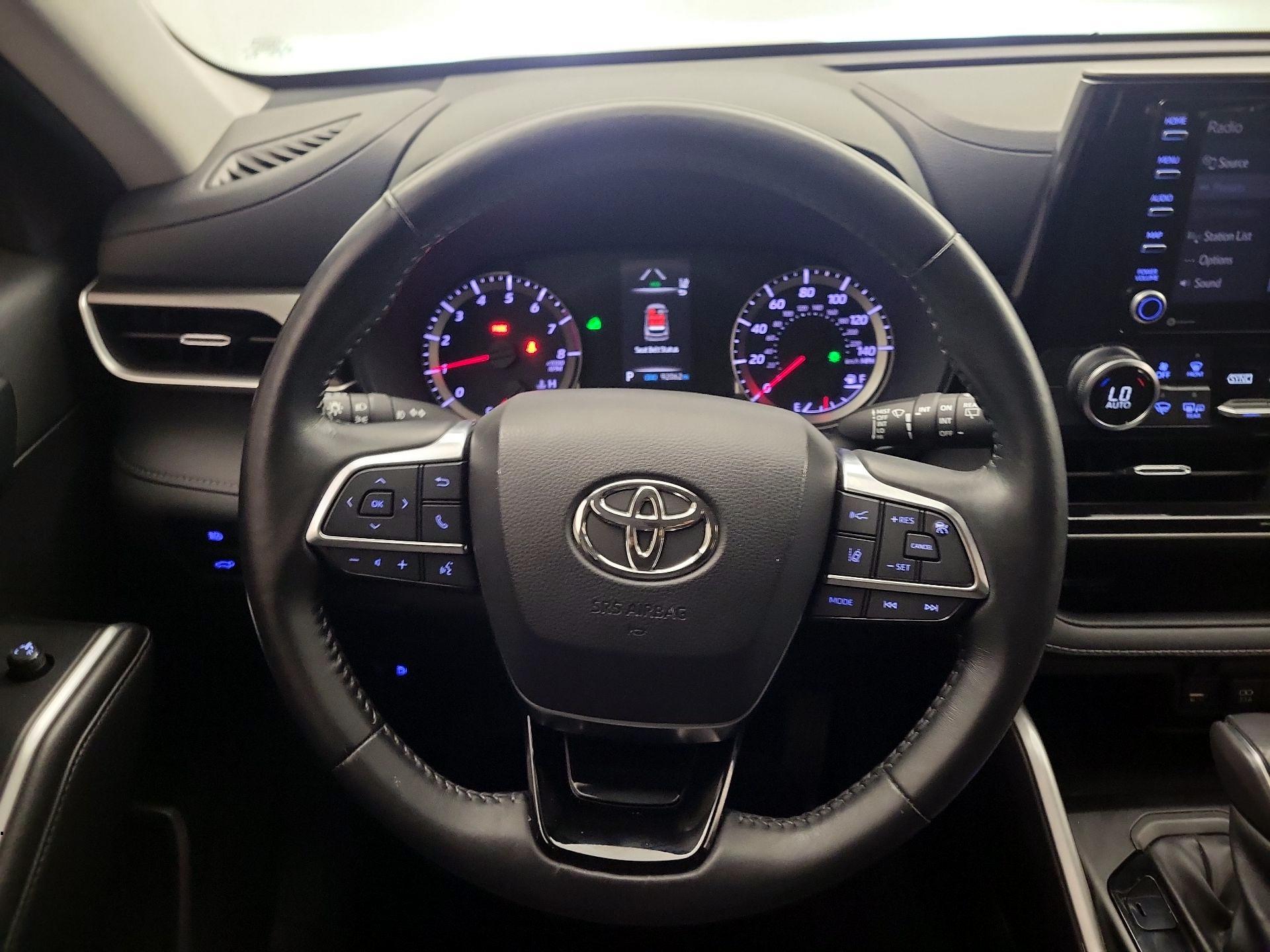 Thumbnail: 2021 Toyota Highlander - 10