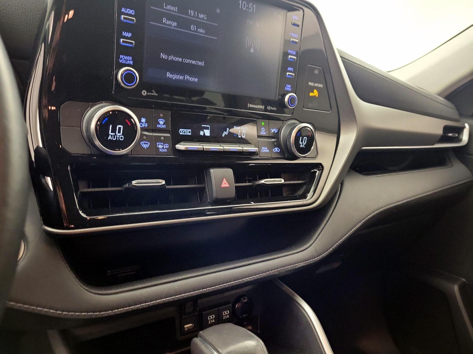 Thumbnail: 2021 Toyota Highlander - 16