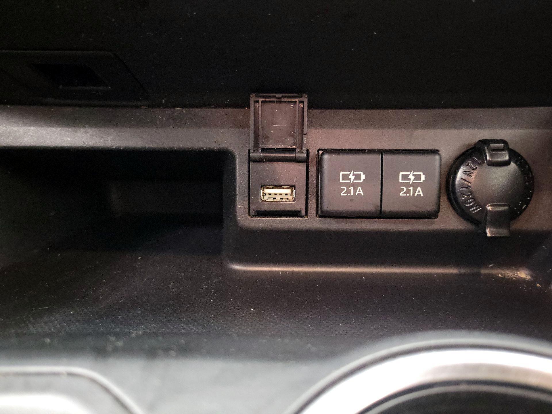 Thumbnail: 2021 Toyota Highlander - 18