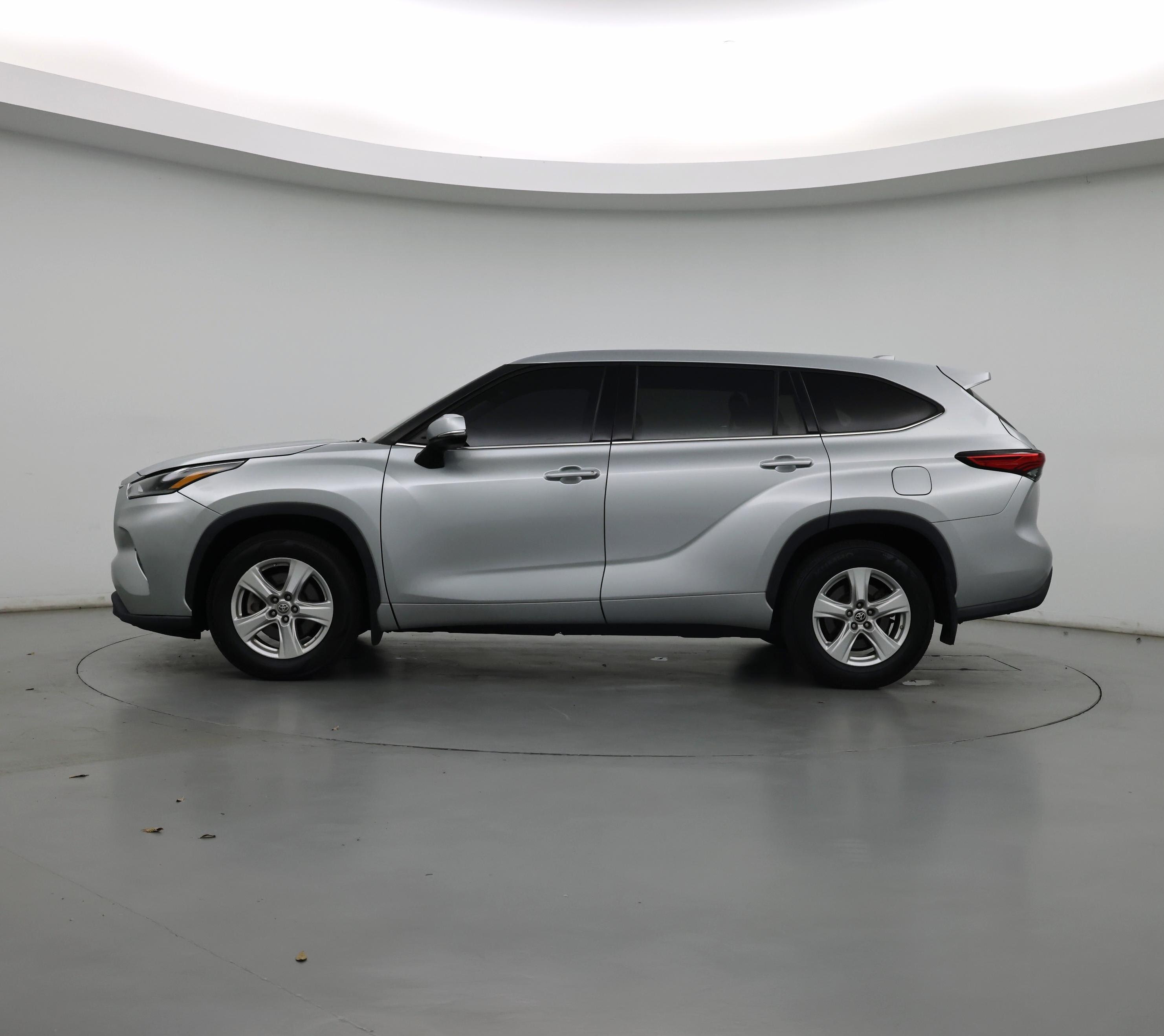 Thumbnail: 2021 Toyota Highlander - 3