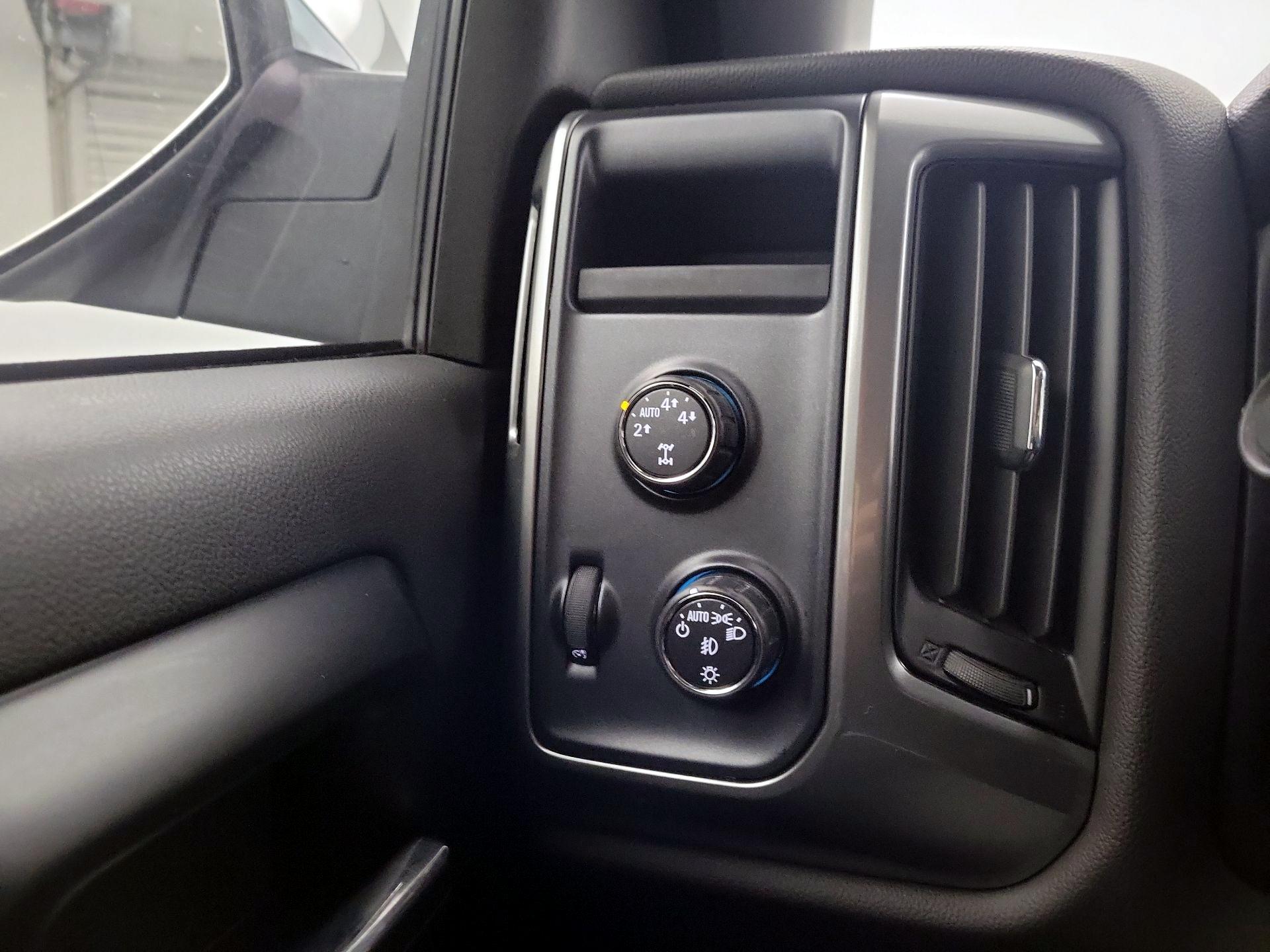 Thumbnail: 2014 Chevrolet Silverado 1500 - 11